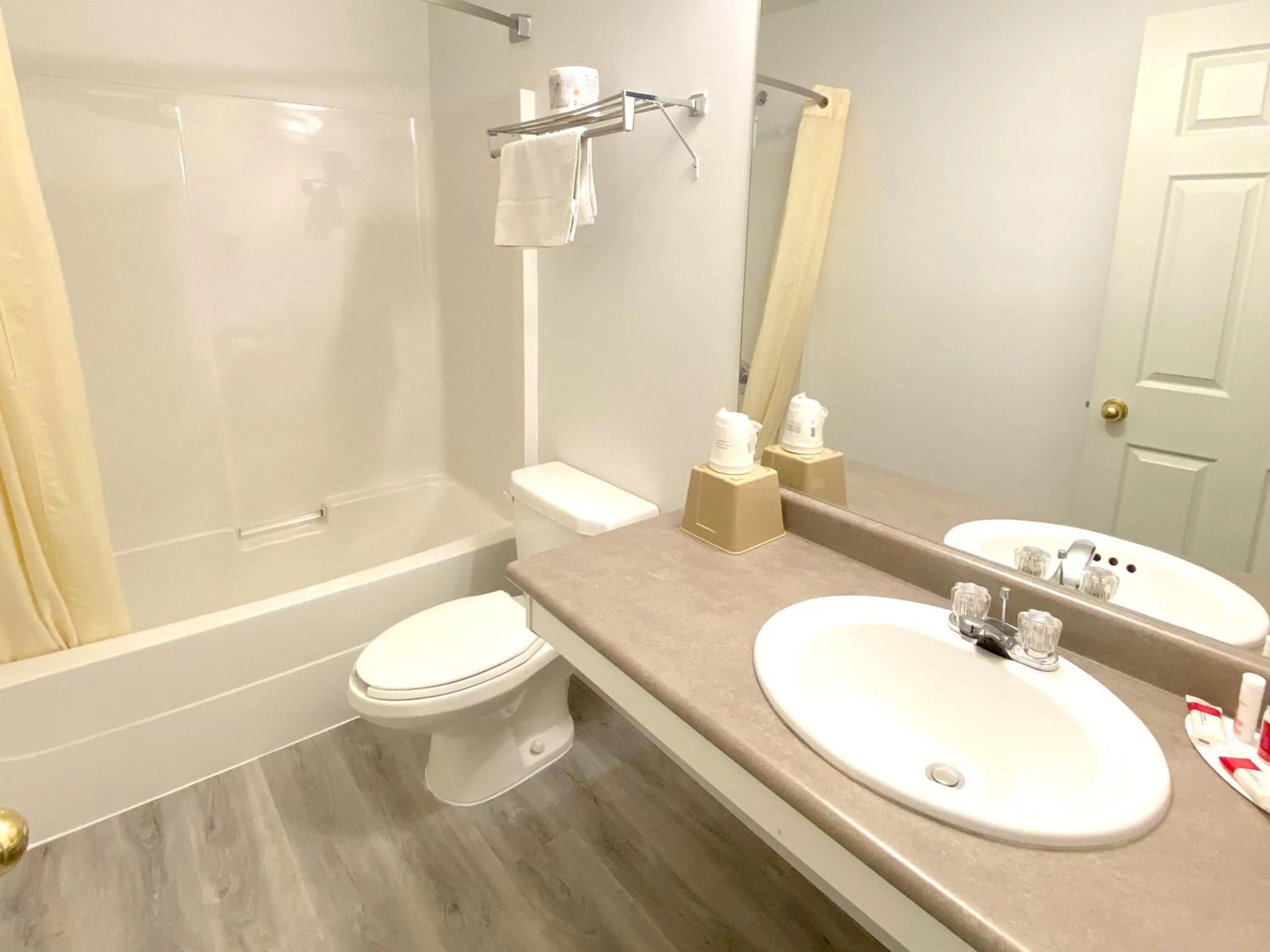 Super 8 by Wyndham Sicamous