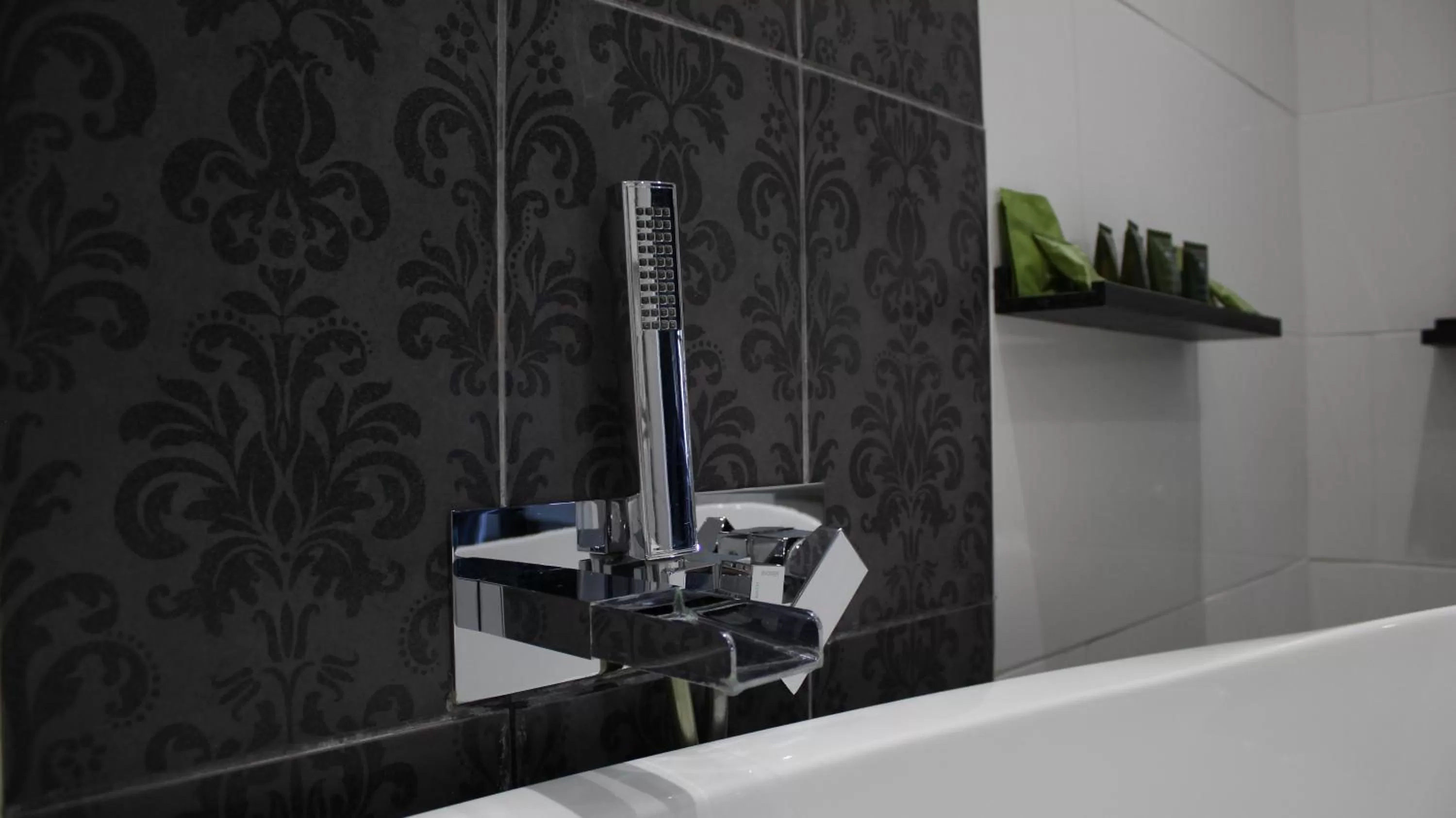 Bathroom in The Whittington and Cat