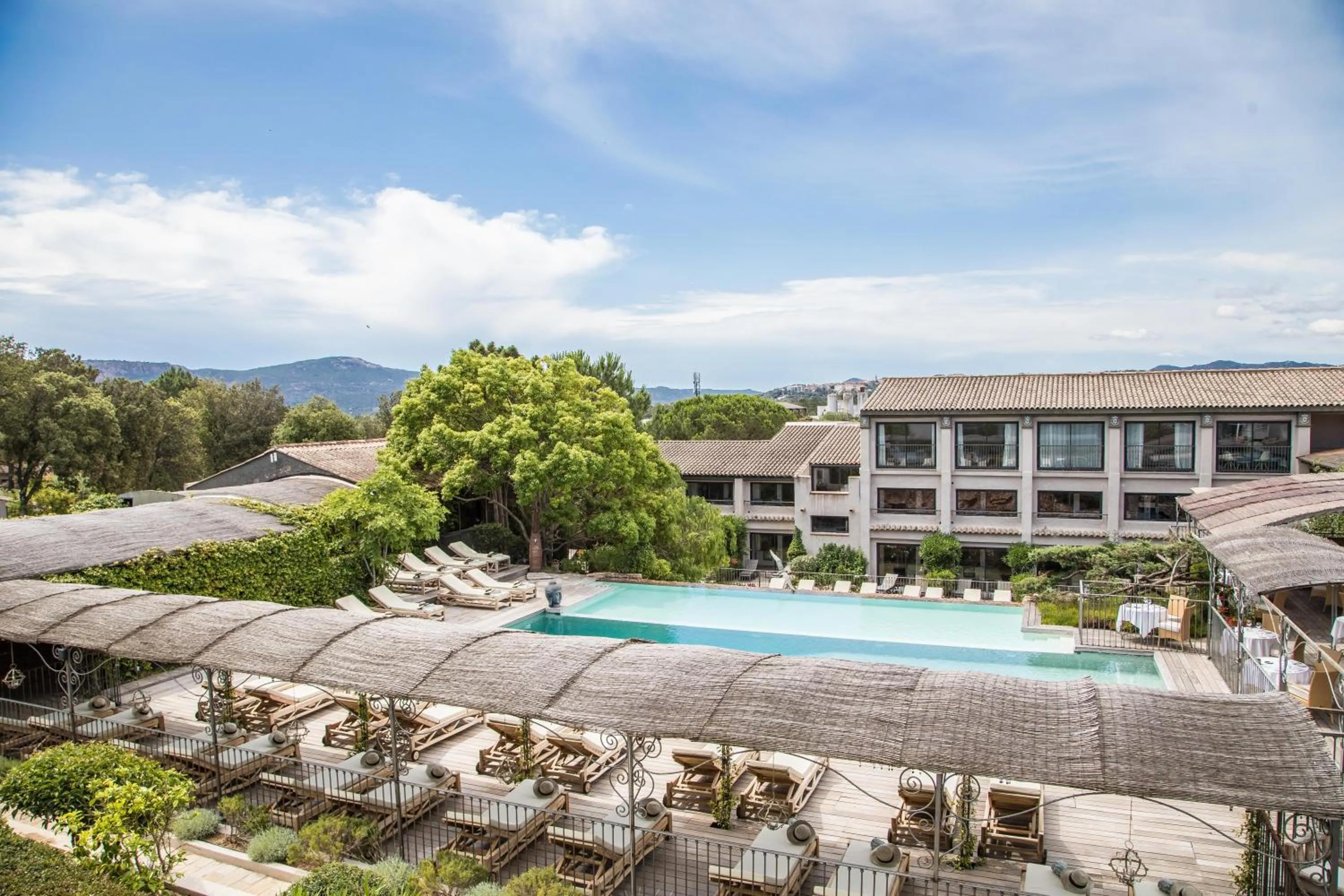 Pool view in Hôtel Le Roi Théodore & Spa