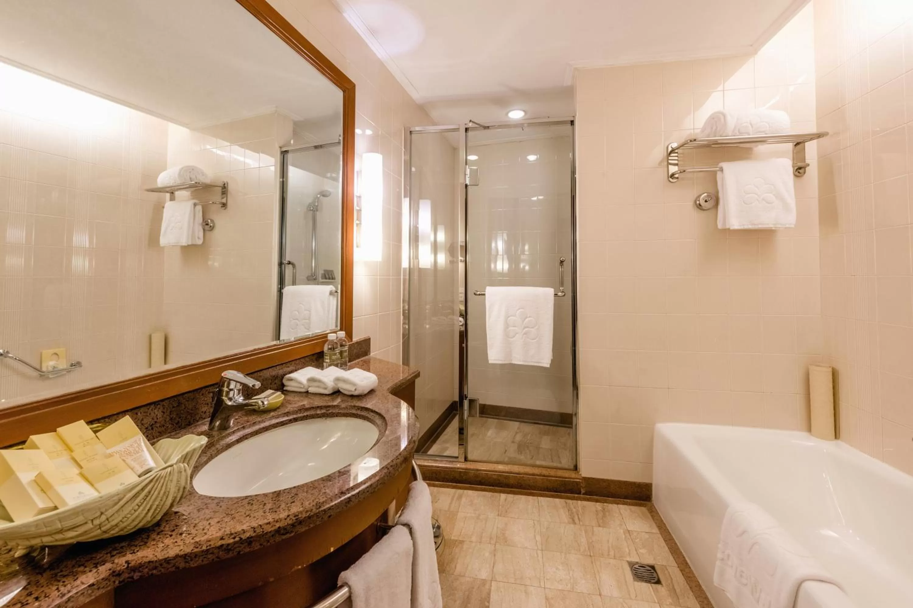 Hot Tub in Hotel Nikko Dalian