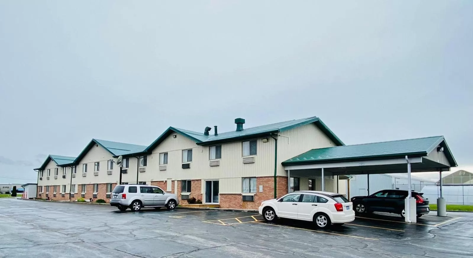 Property building in wallaceburg inn