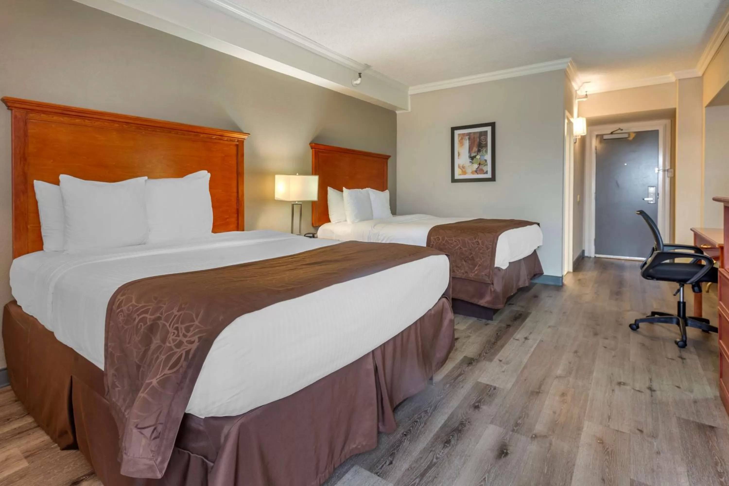 Bedroom in Best Western Fort Washington Inn