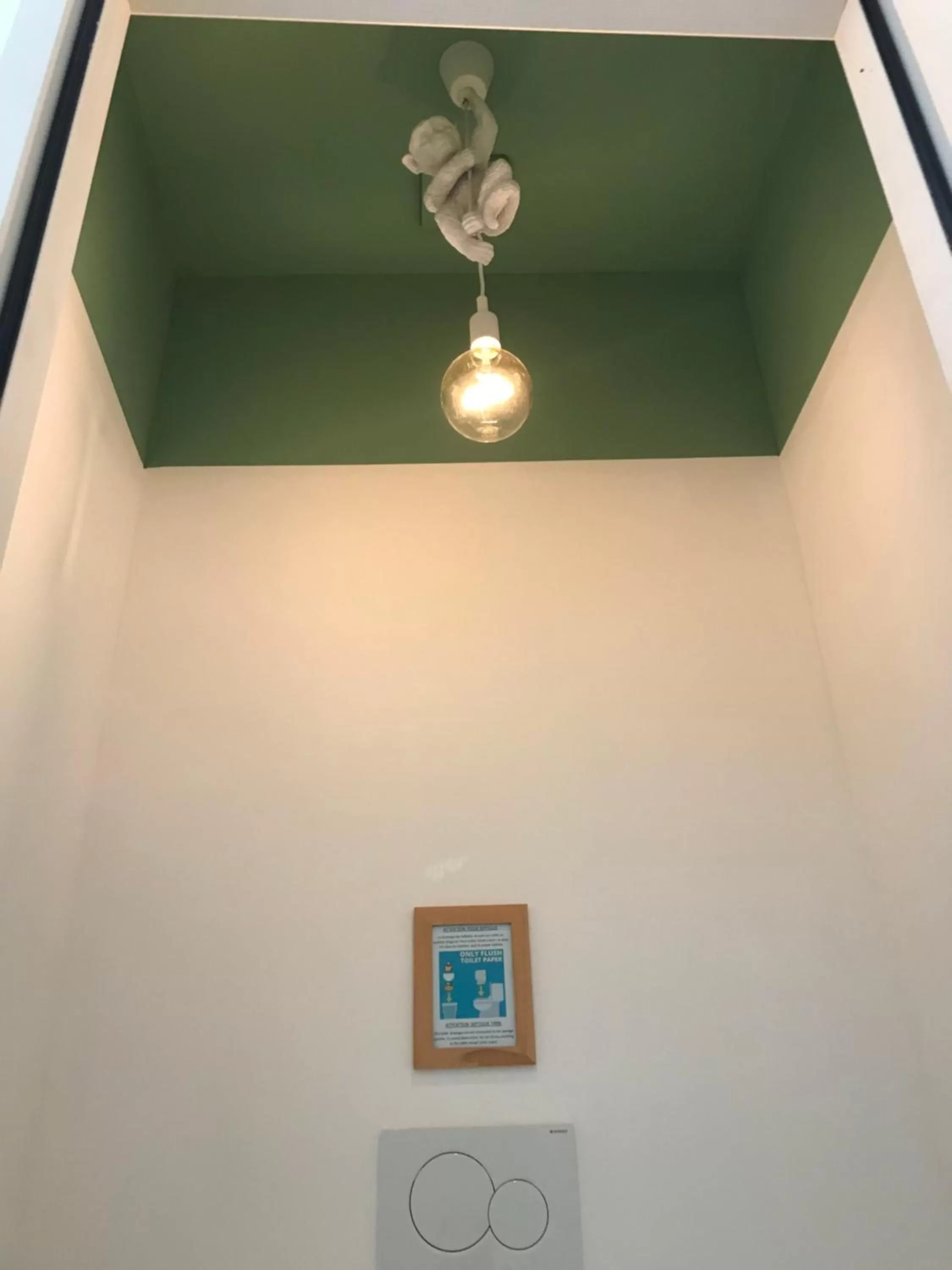 Toilet in Les Bosquets