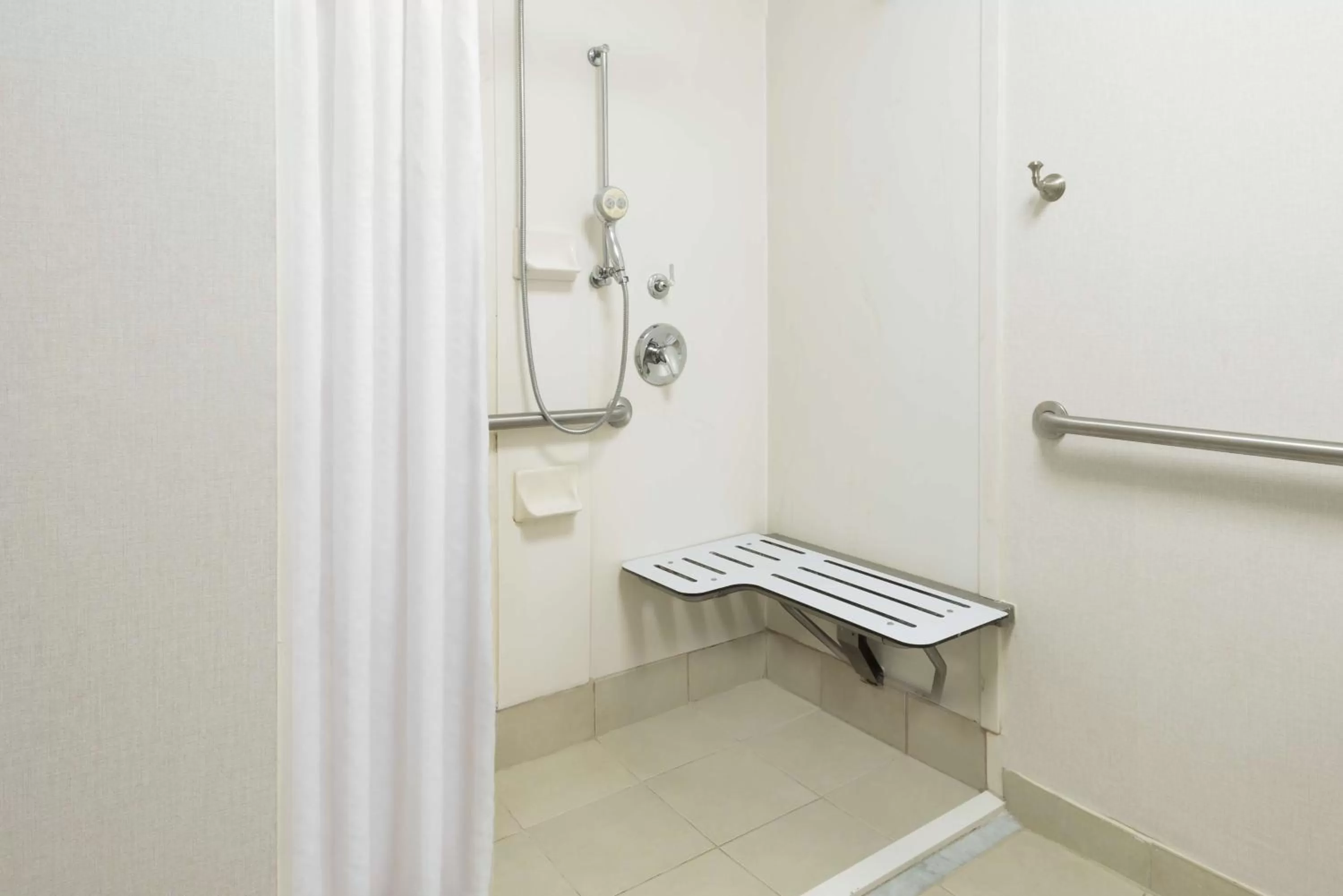 Bathroom in Homewood Suites by Hilton Raleigh/Crabtree Valley