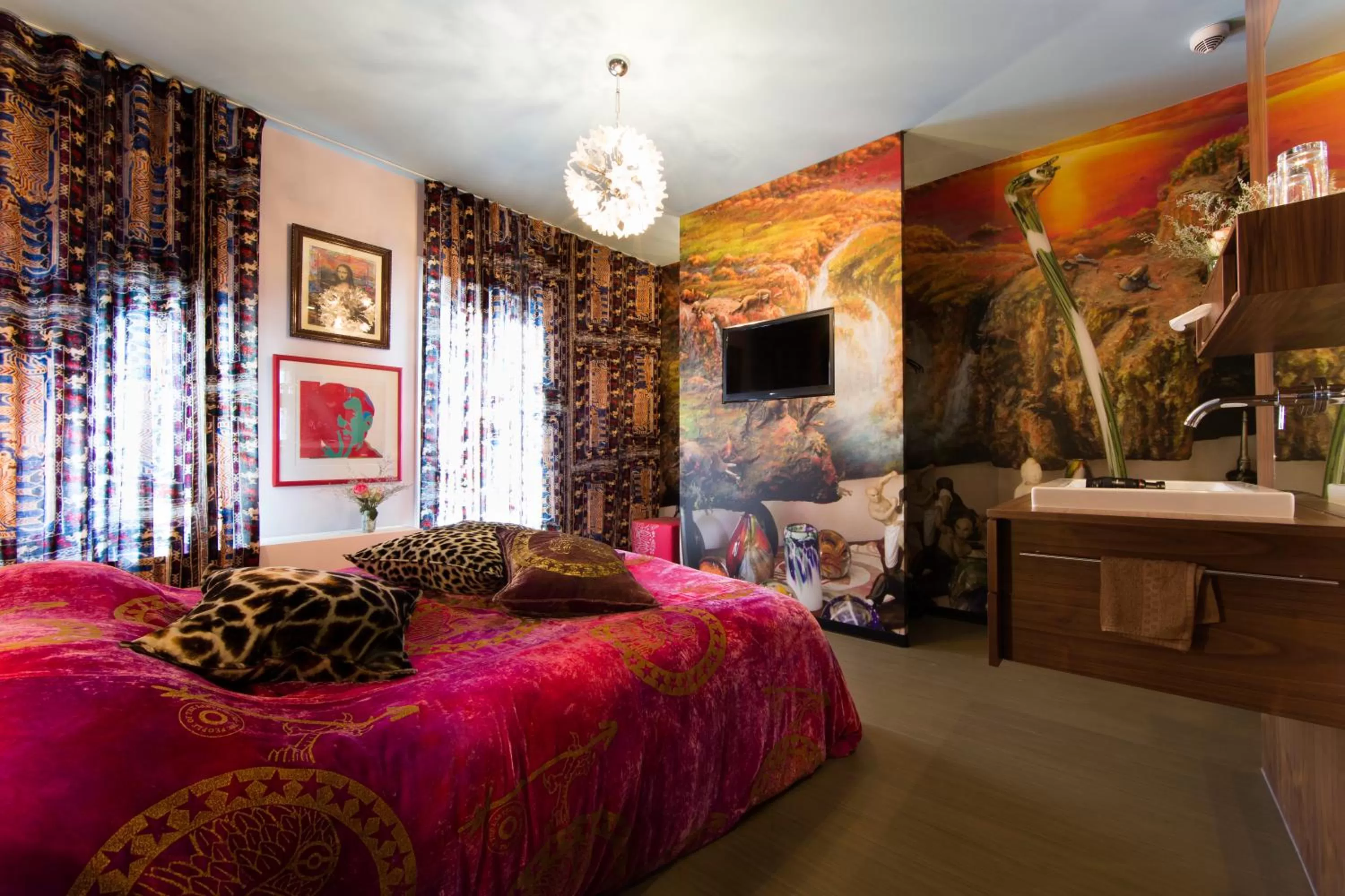 Photo of the whole room, Bed in Design Hotel Modez