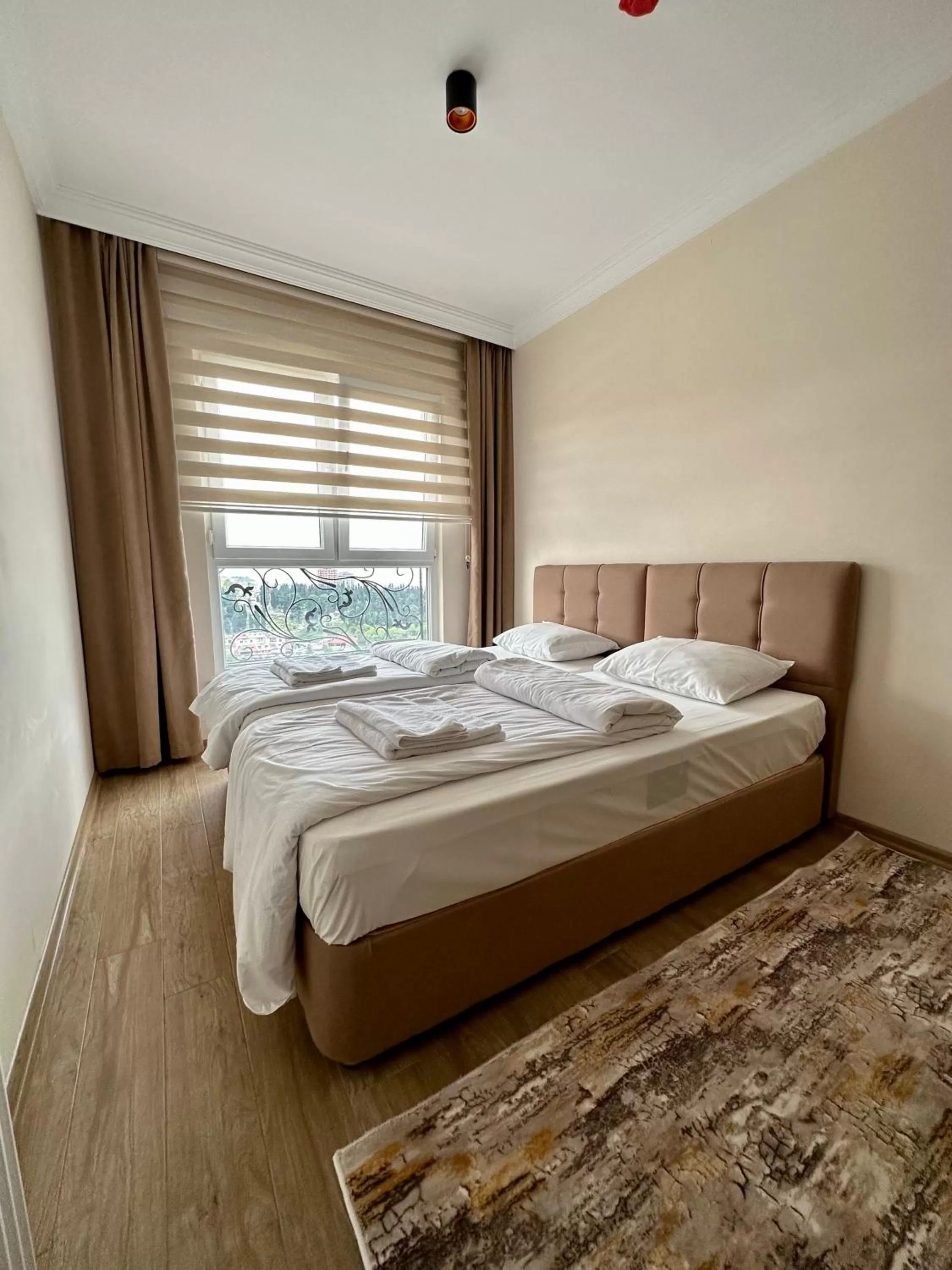 Bedroom in White House Apart