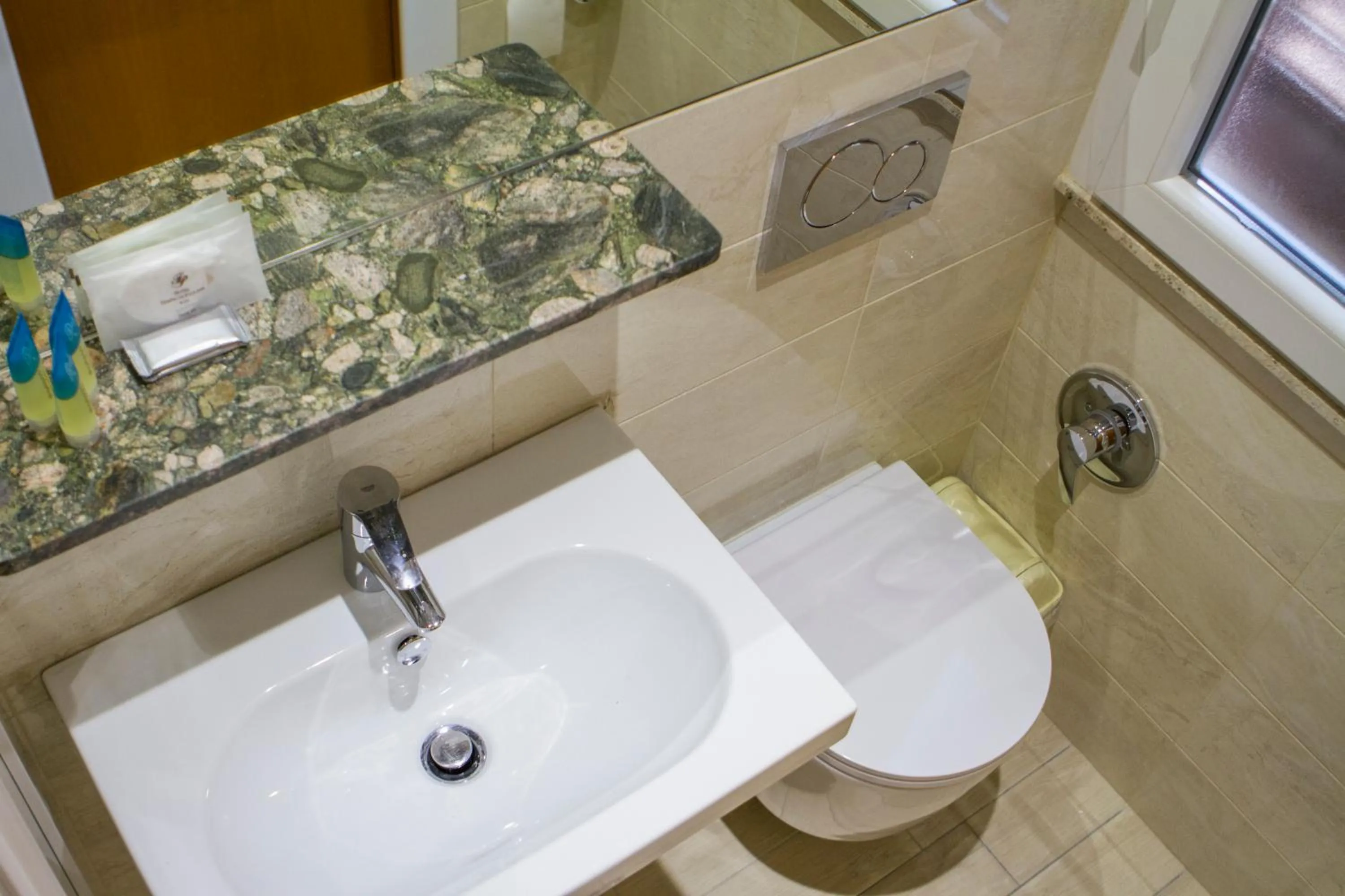 Bathroom in Hotel Tempio Di Pallade