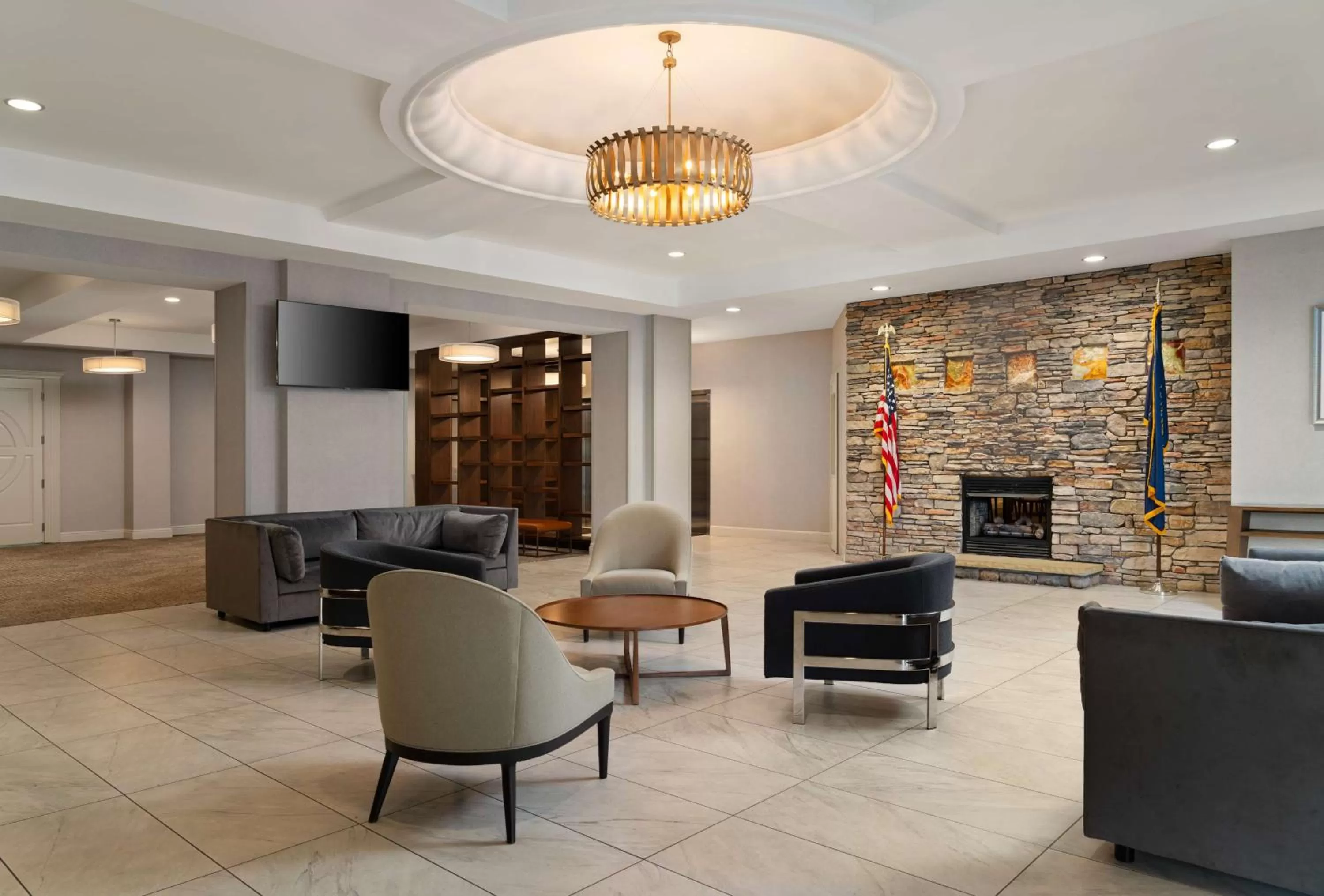 Lobby or reception in DoubleTree by Hilton Pittsburgh Airport