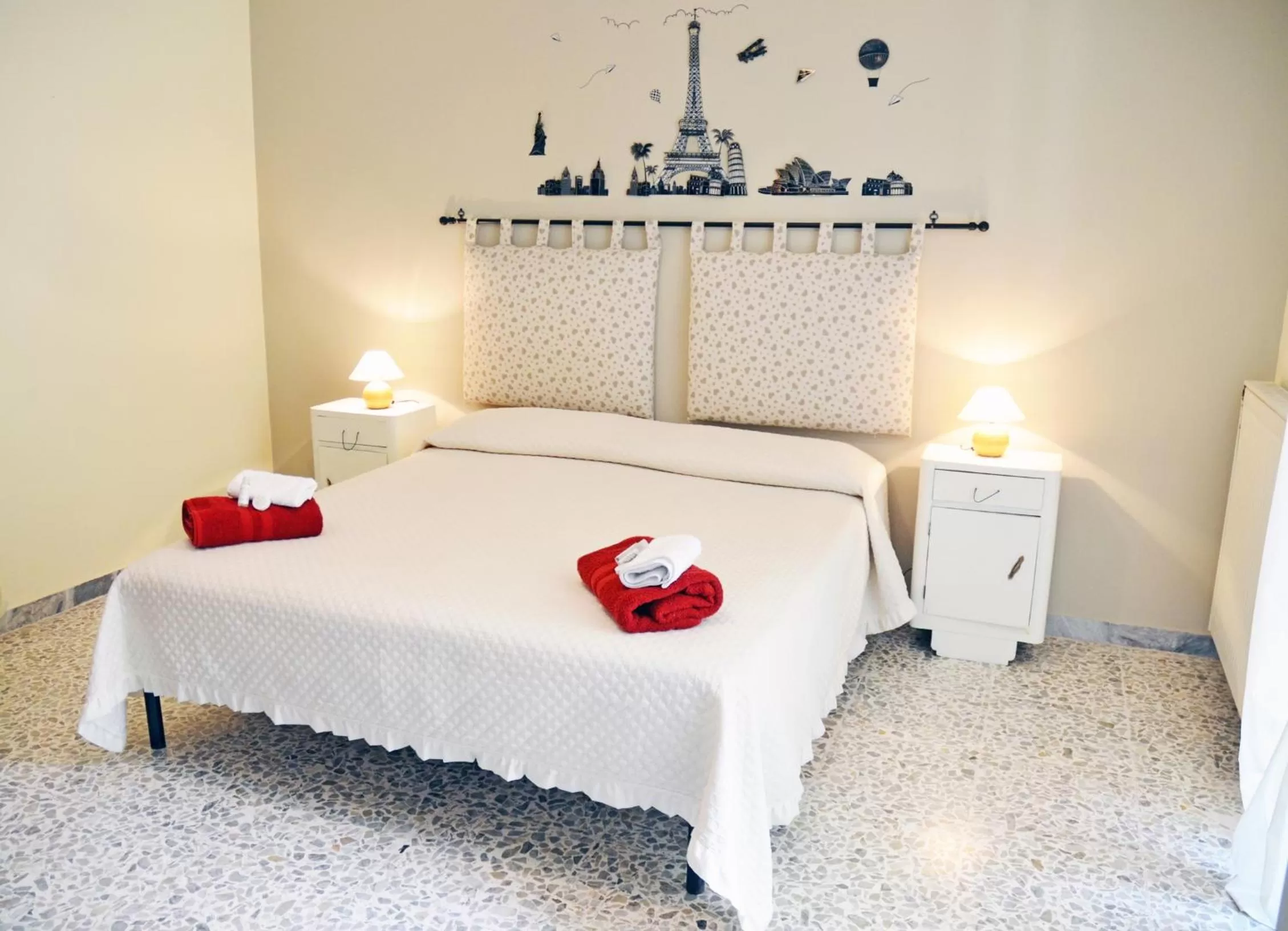 Balcony/Terrace, Bed in Bed and Breakfast Romantica Evasione