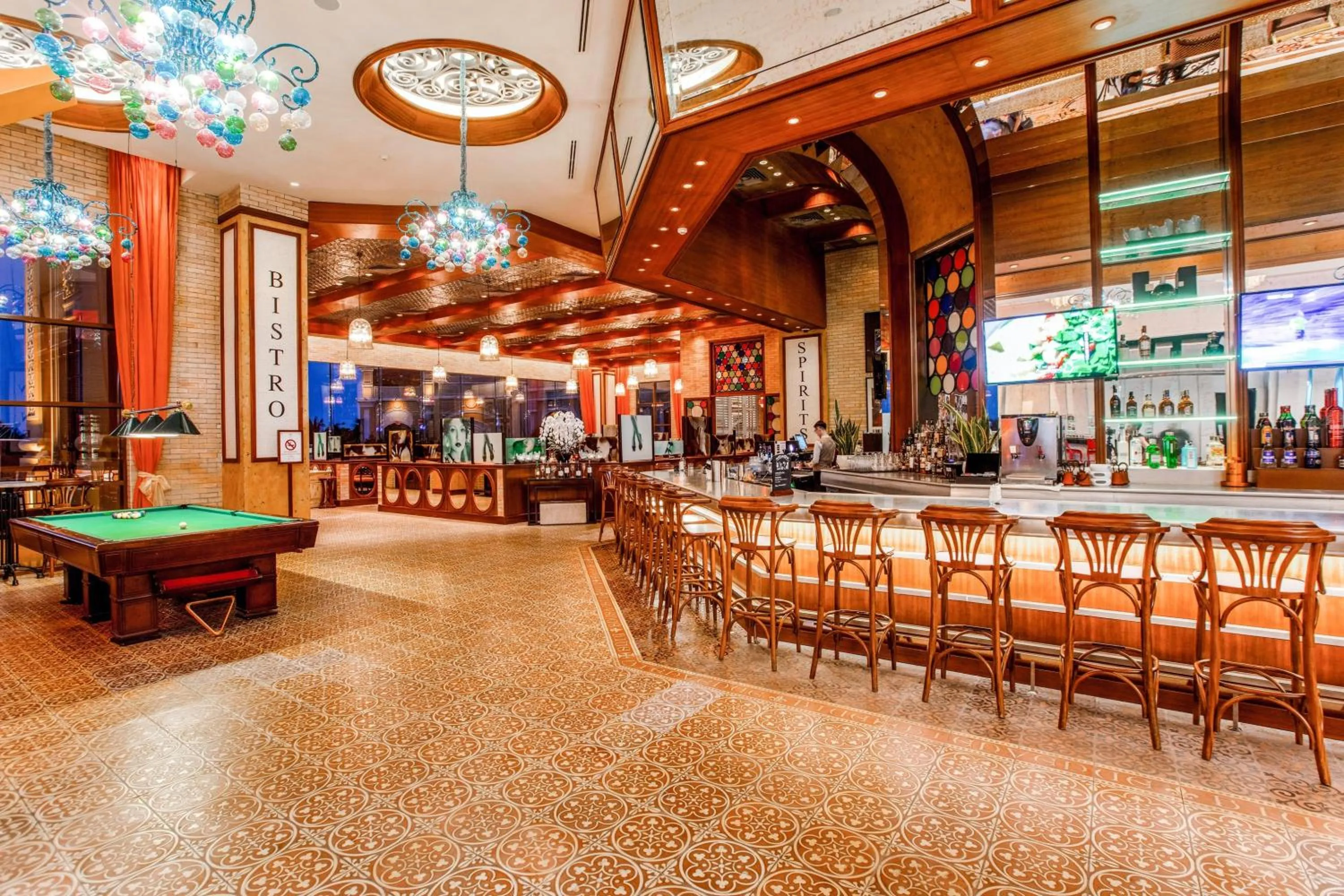 Restaurant/places to eat in InterContinental Grand Ho Tram