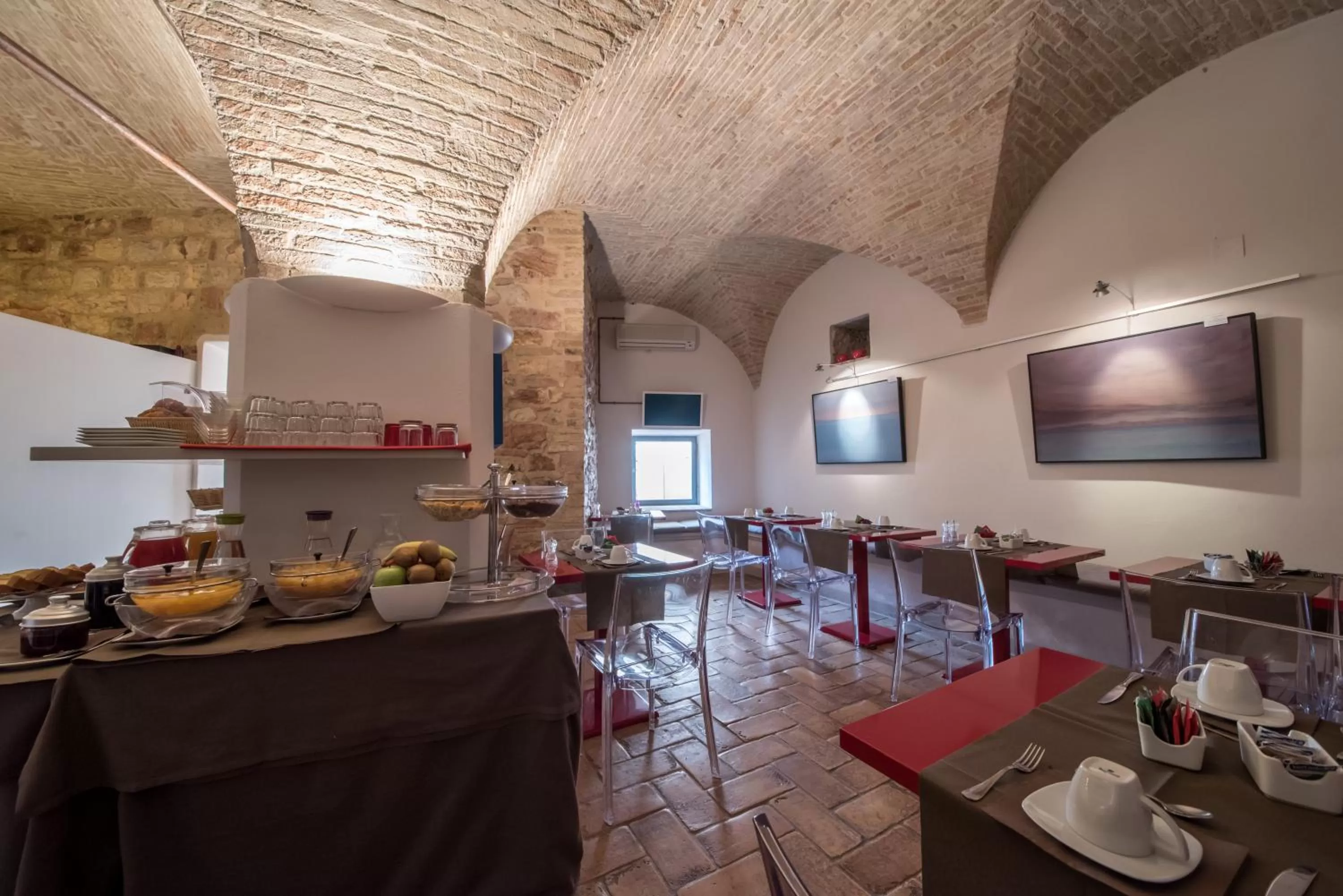 Food and drinks in Hotel Sorella Luna