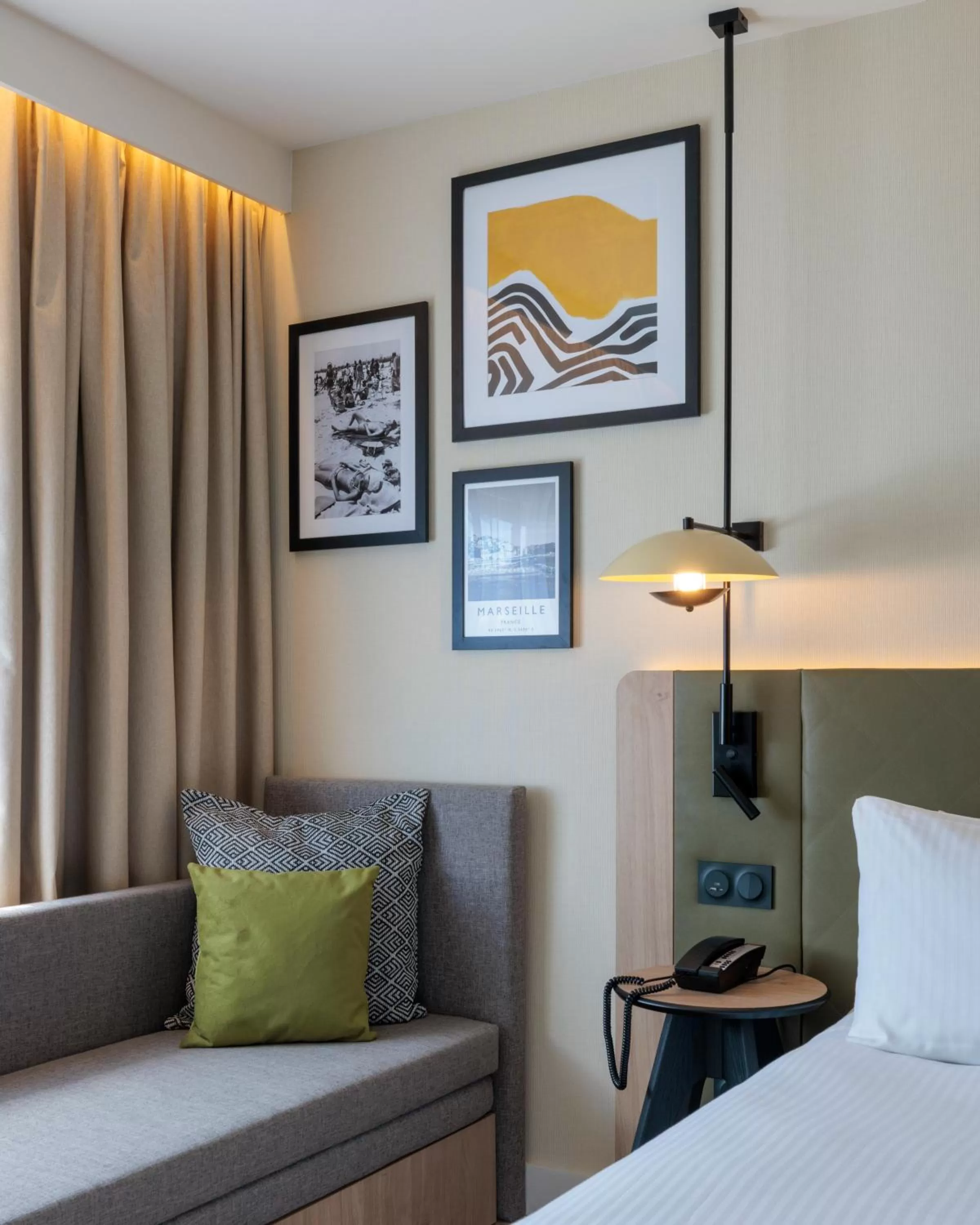 Bedroom, Bed in Hilton Garden Inn Marseille Provence Airport