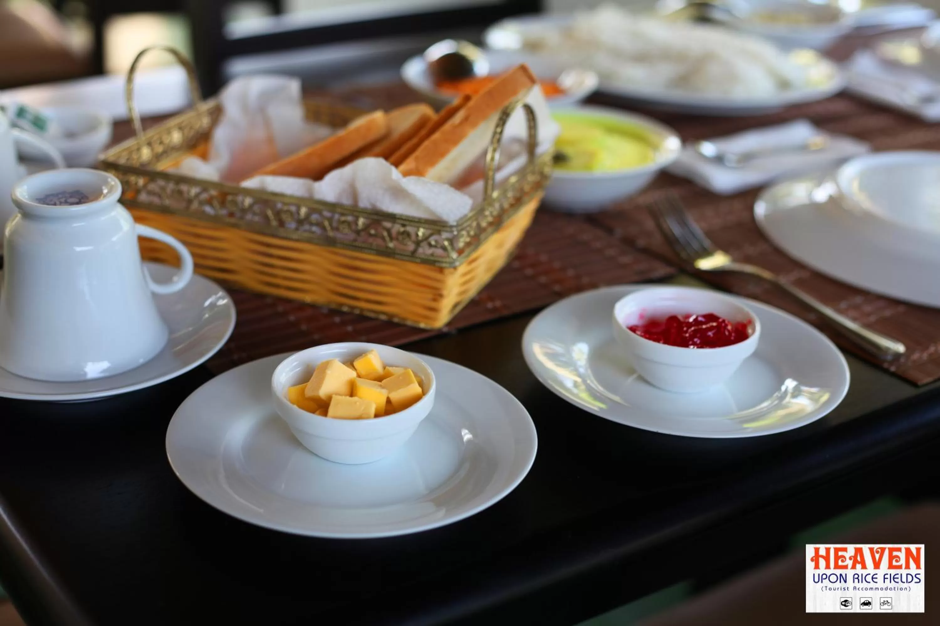 Food and drinks in Heaven Upon Rice Fields