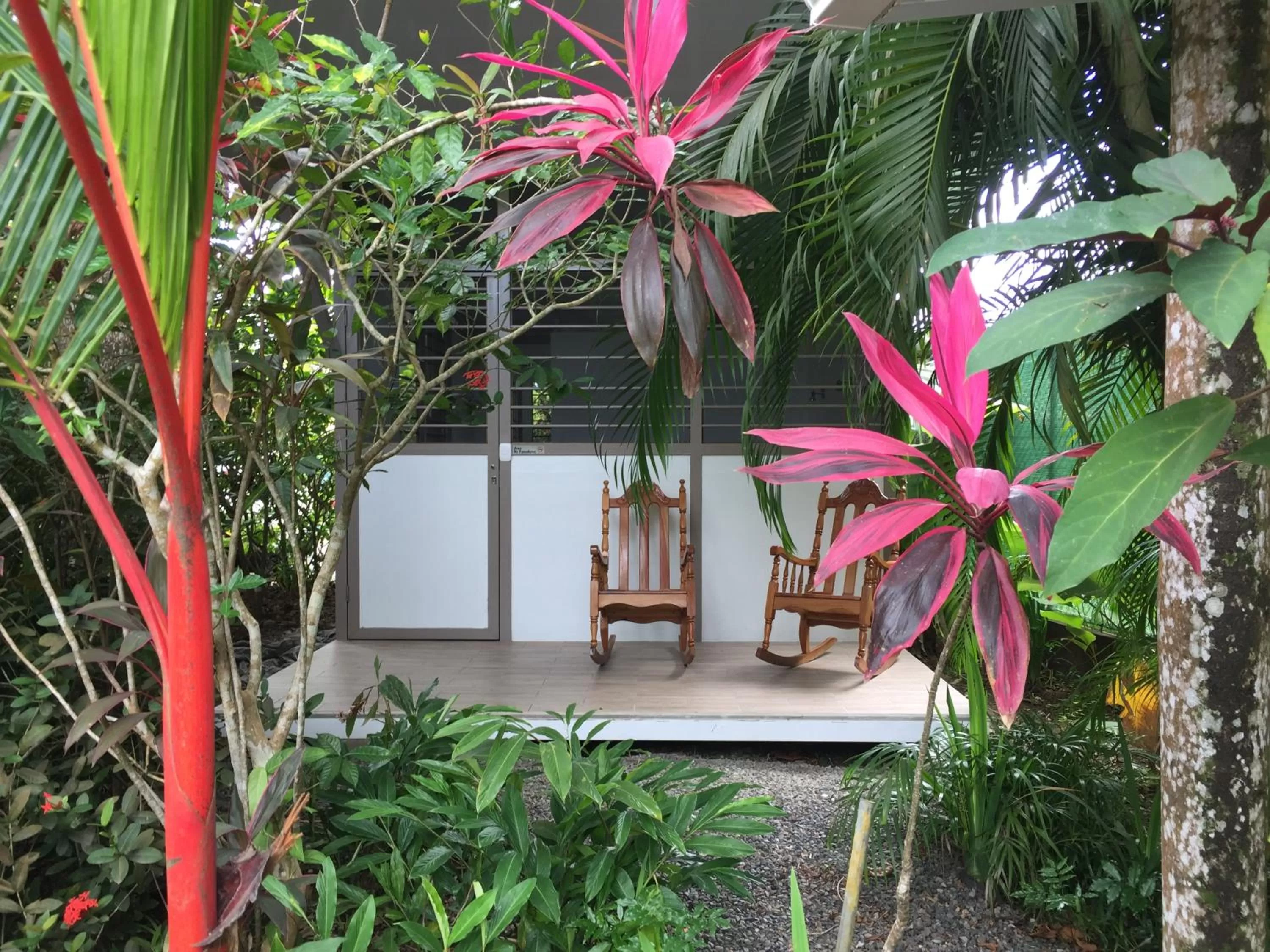 Facade/entrance in La Perlita