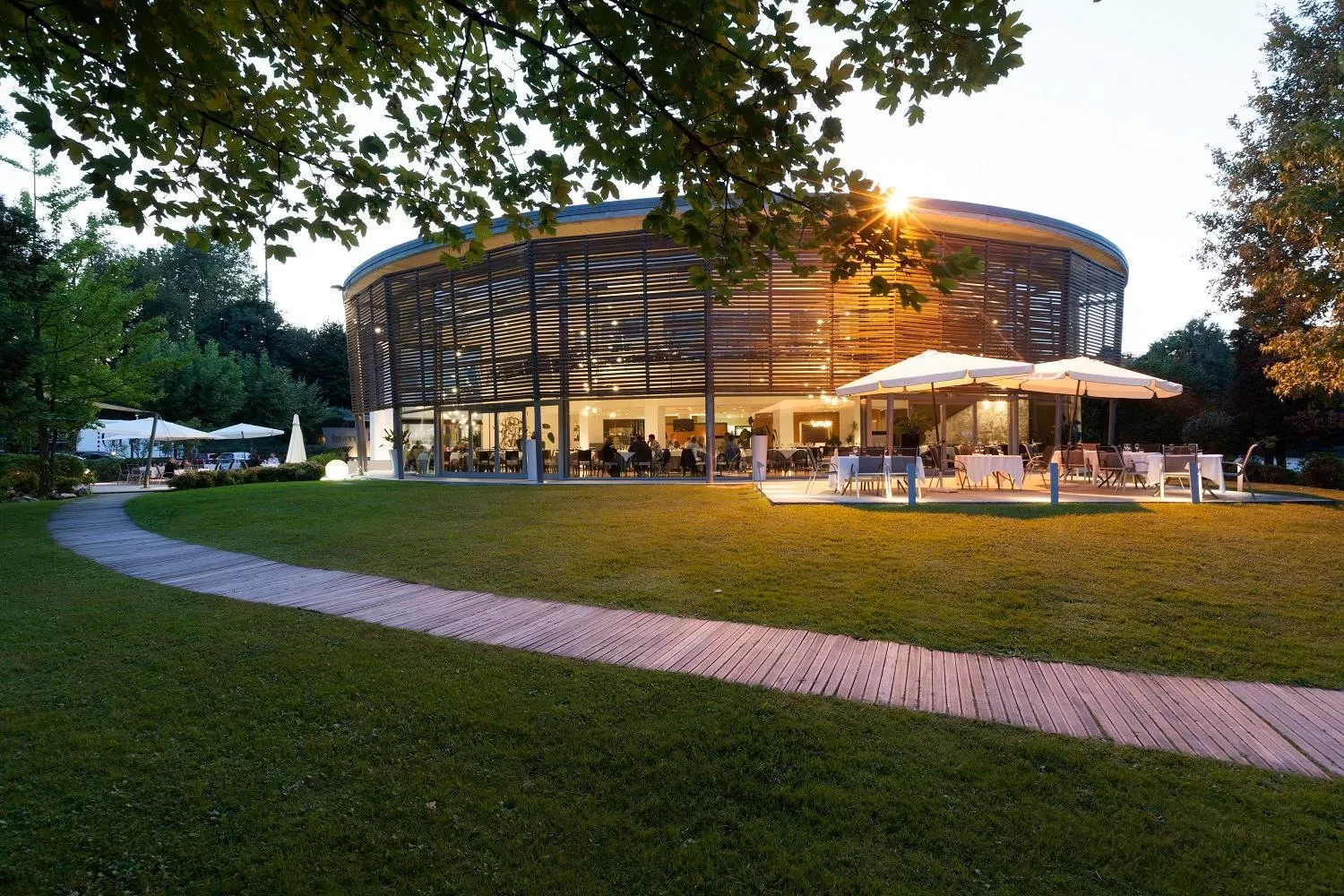 Property building in Inverigo Hotel