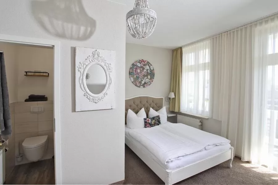 Photo of the whole room, Bed in Hotel Villa Waldfrieden