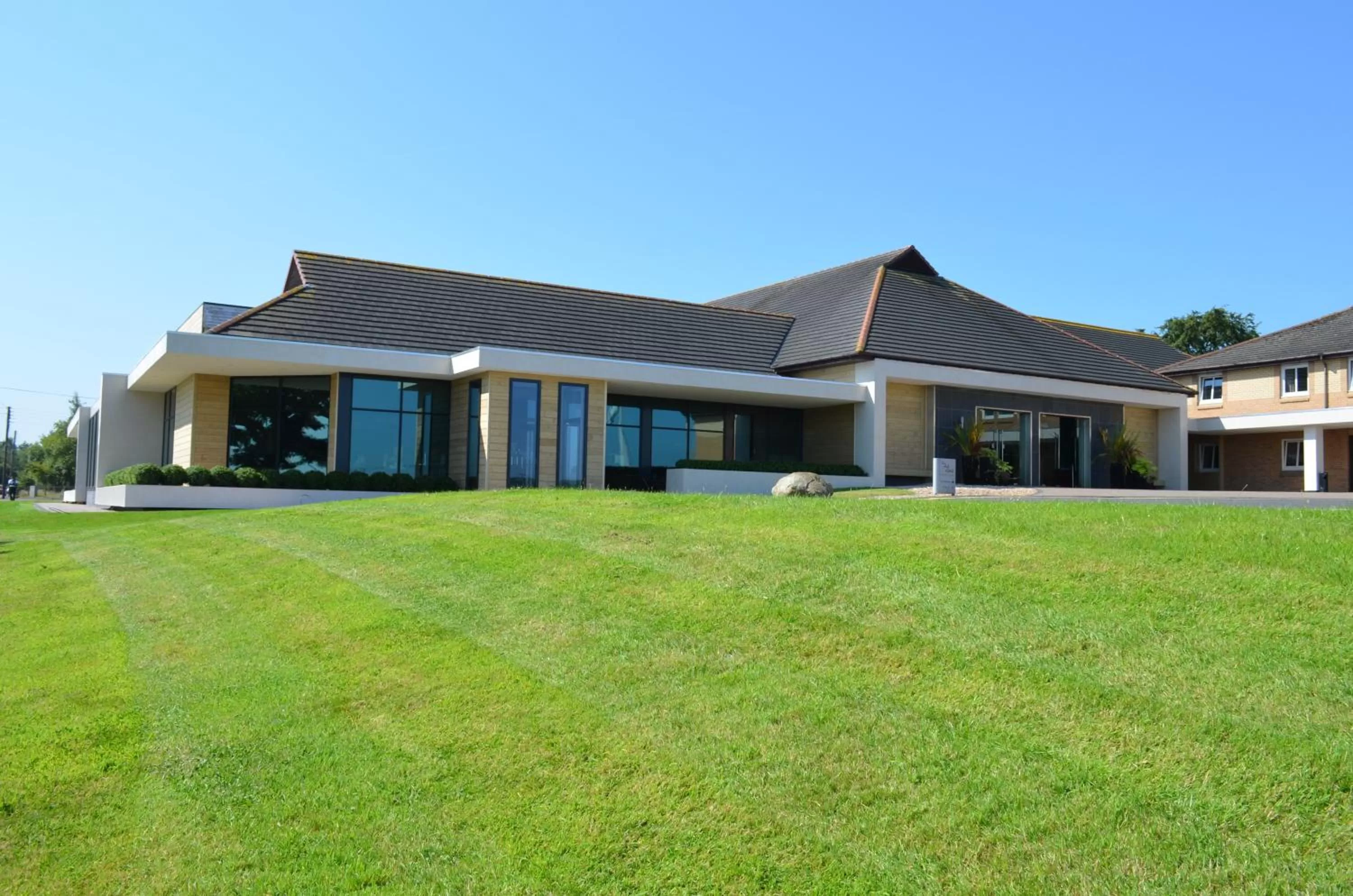 Area and facilities in Radstone Hotel