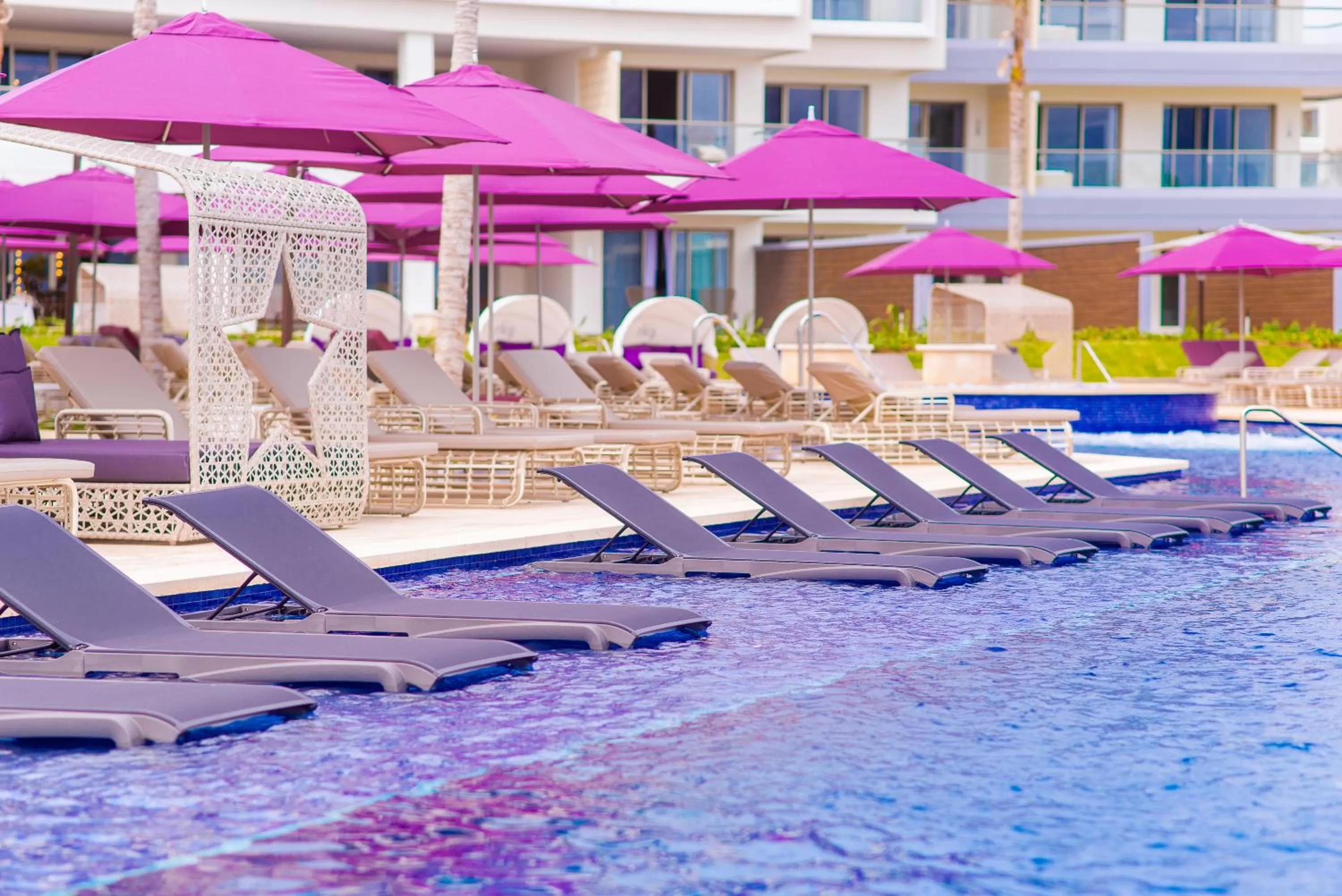 Swimming pool in Planet Hollywood Cancun by Royalton, An Autograph Collection All-Inclusive Resort