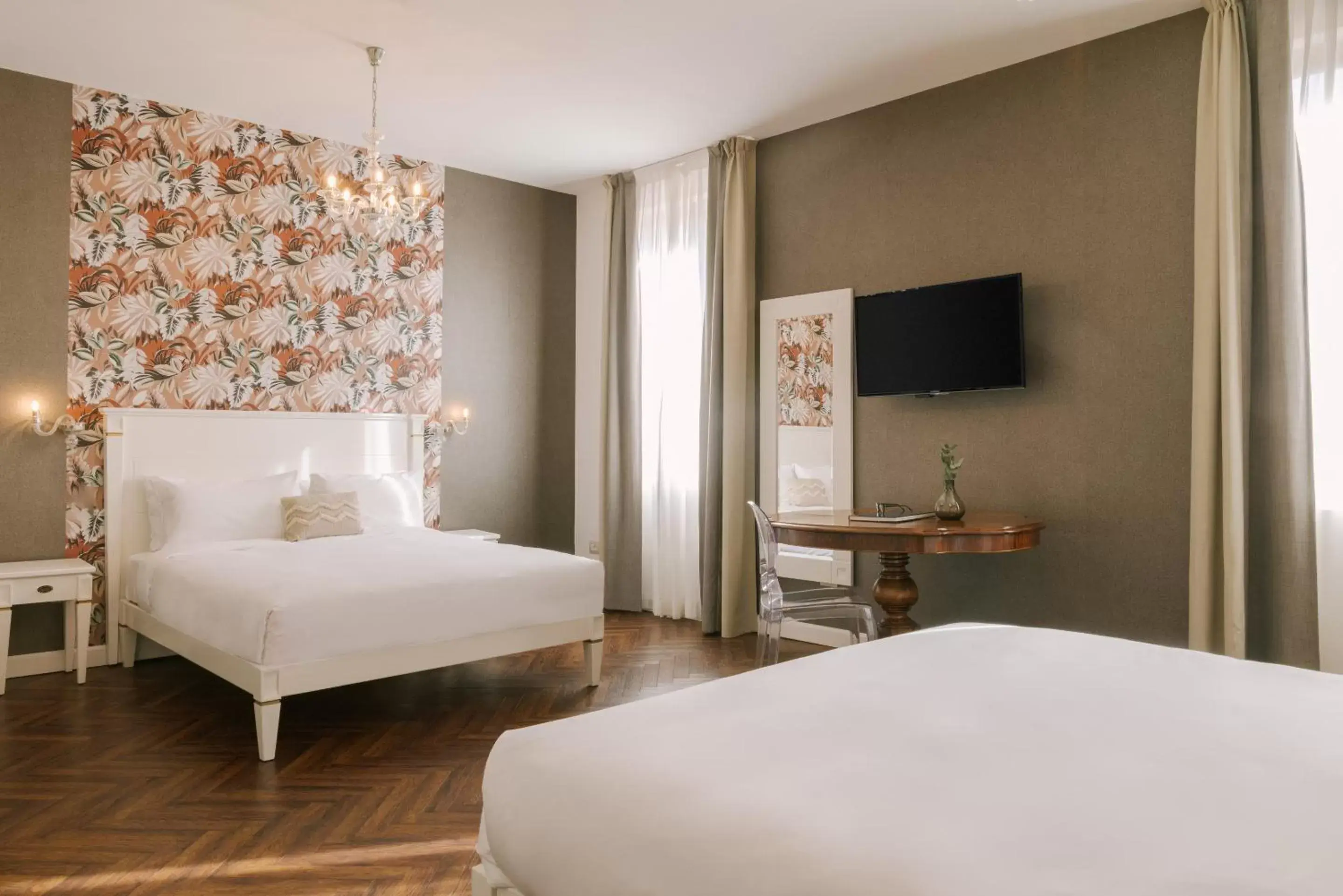 Queen Suite in iH Hotels Venezia Salute Palace Queen Suite in iH Hotels Venezia Salute Palace