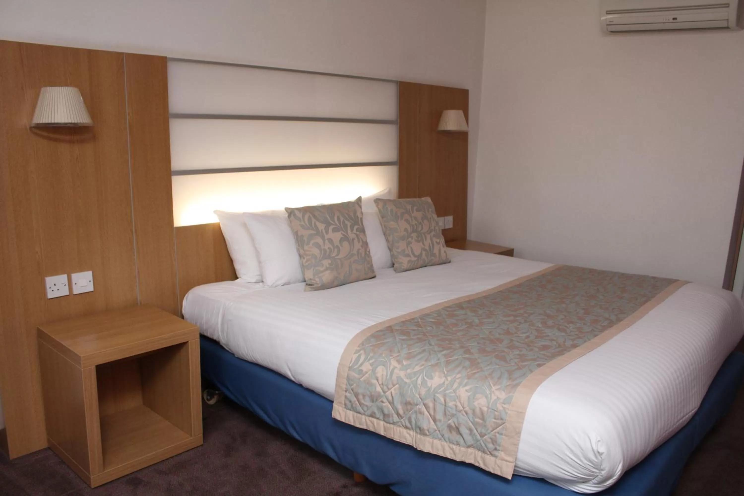 Standard Double Room in Stifford Hall Hotel Thurrock