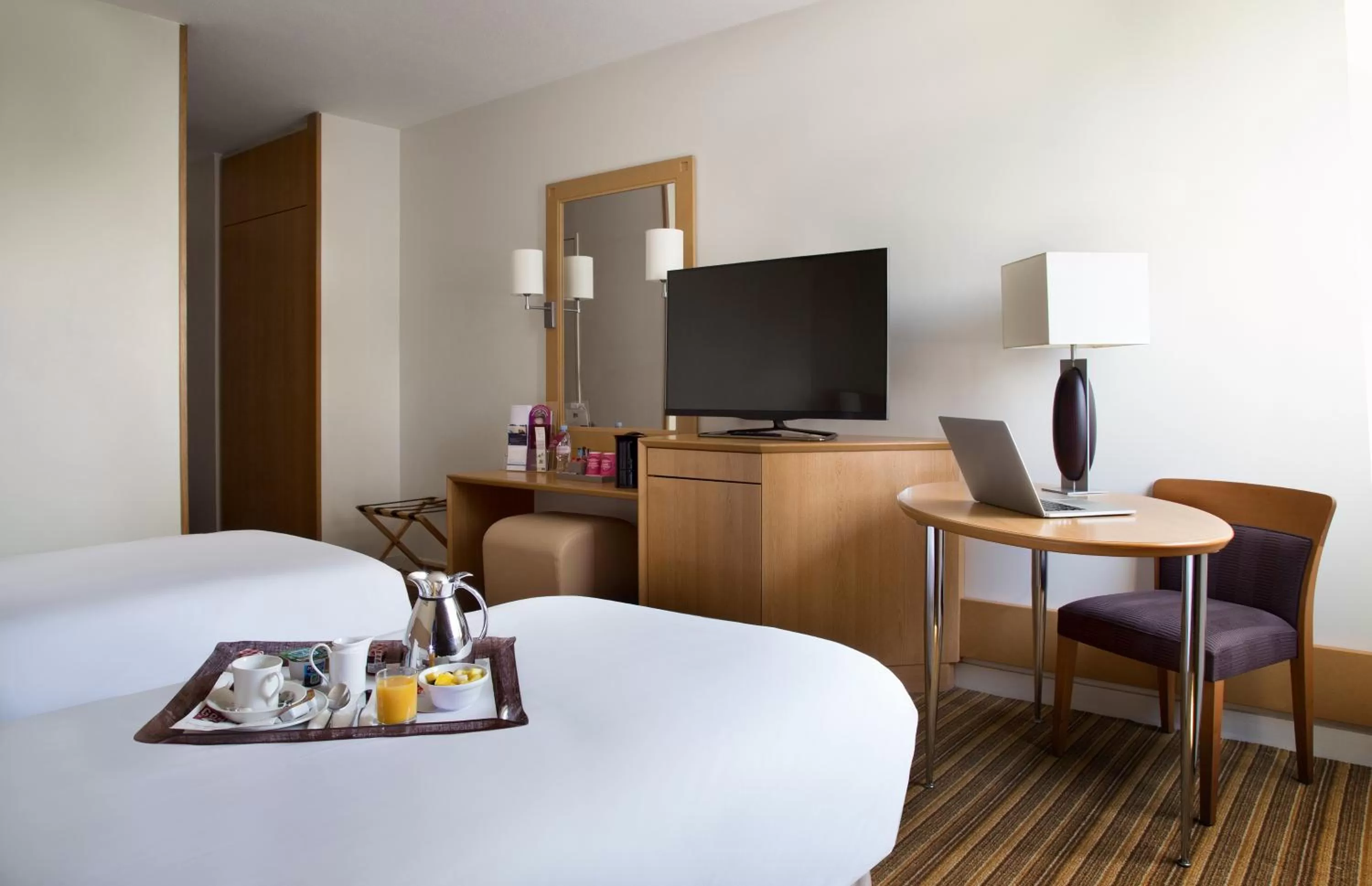 Bedroom, Bed in Mercure Paris Roissy CDG