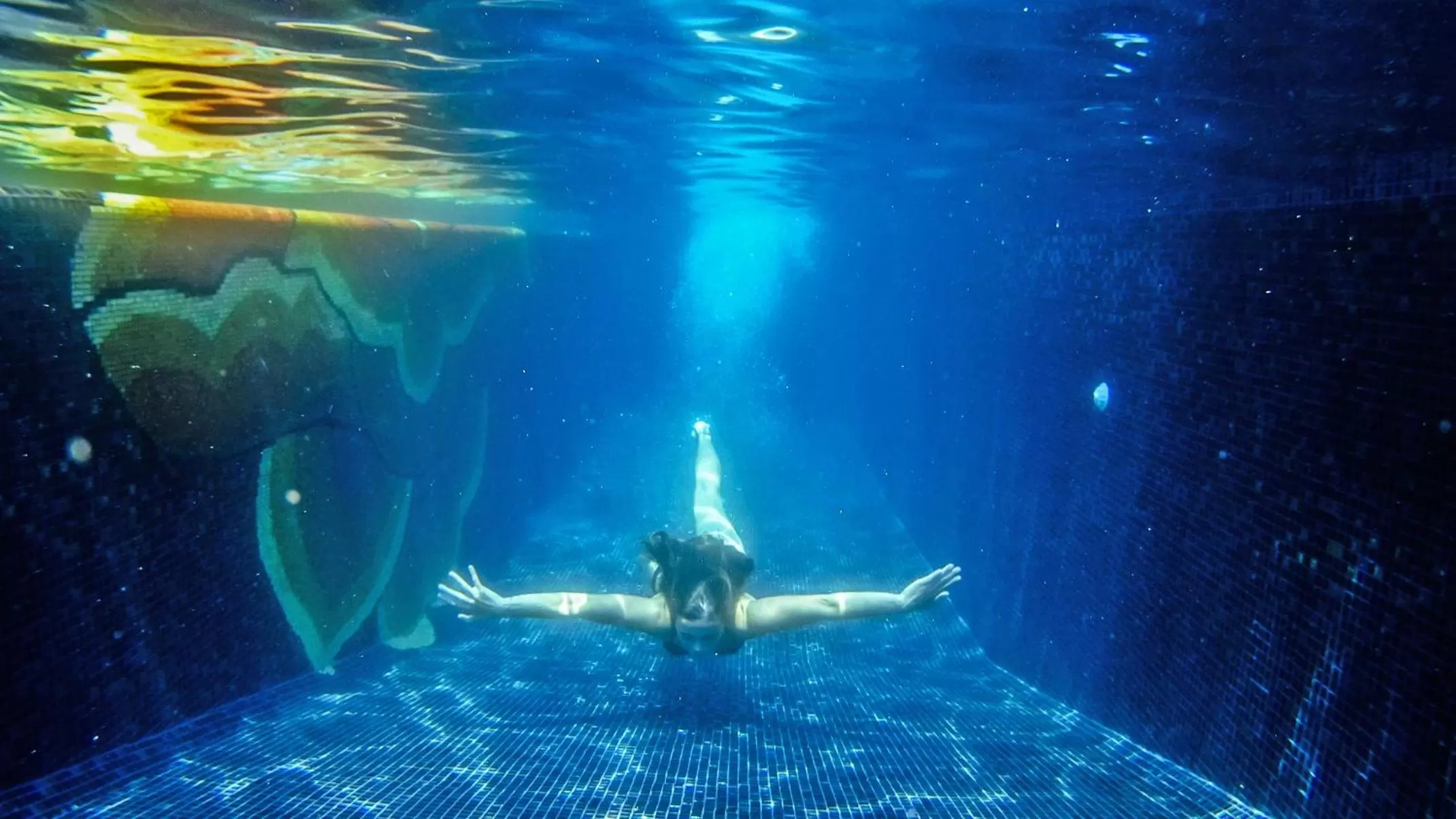 Swimming Pool in Cabane Container Boutique Hotel