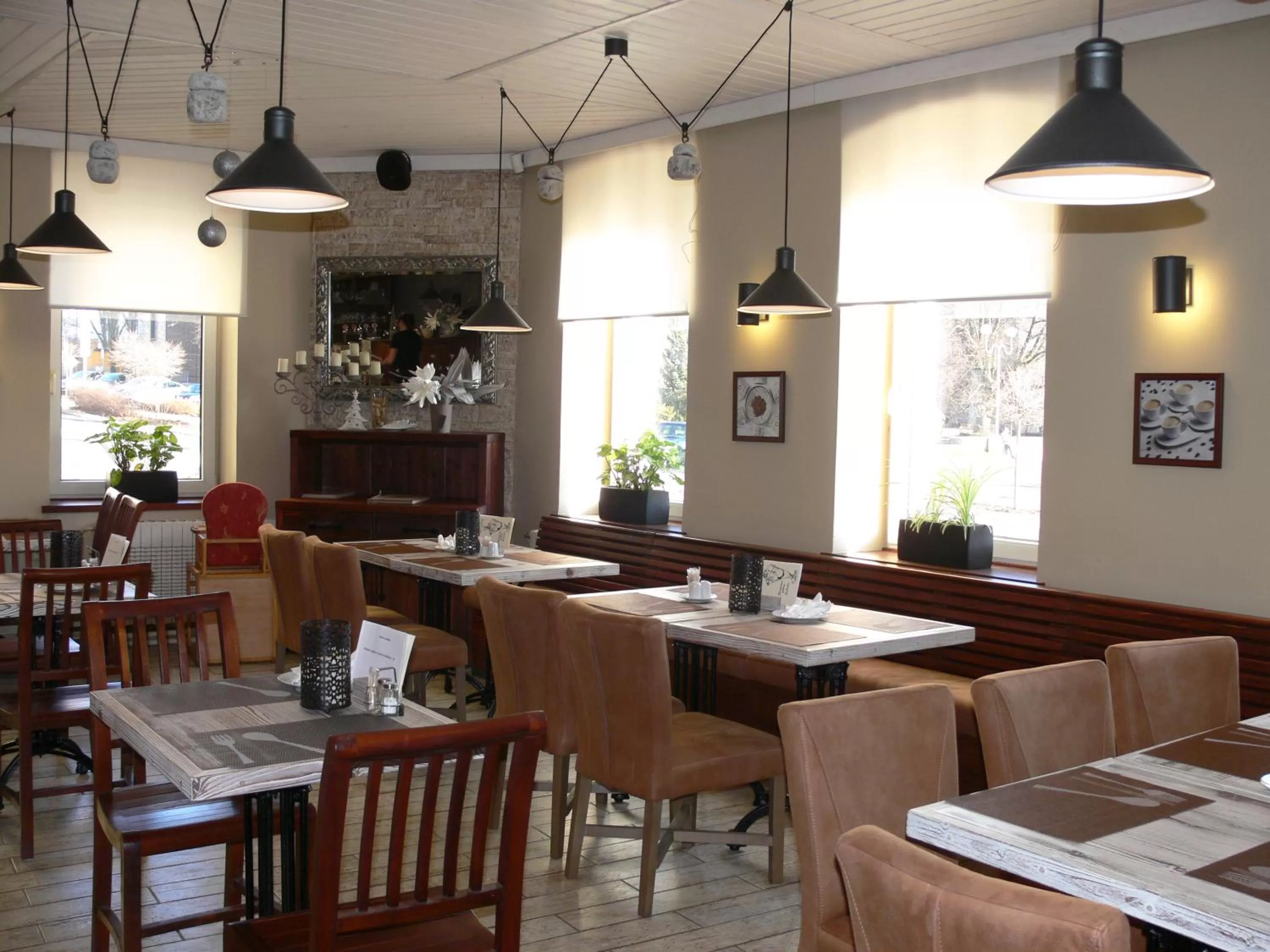 Restaurant/places to eat in Hotel Na Baste