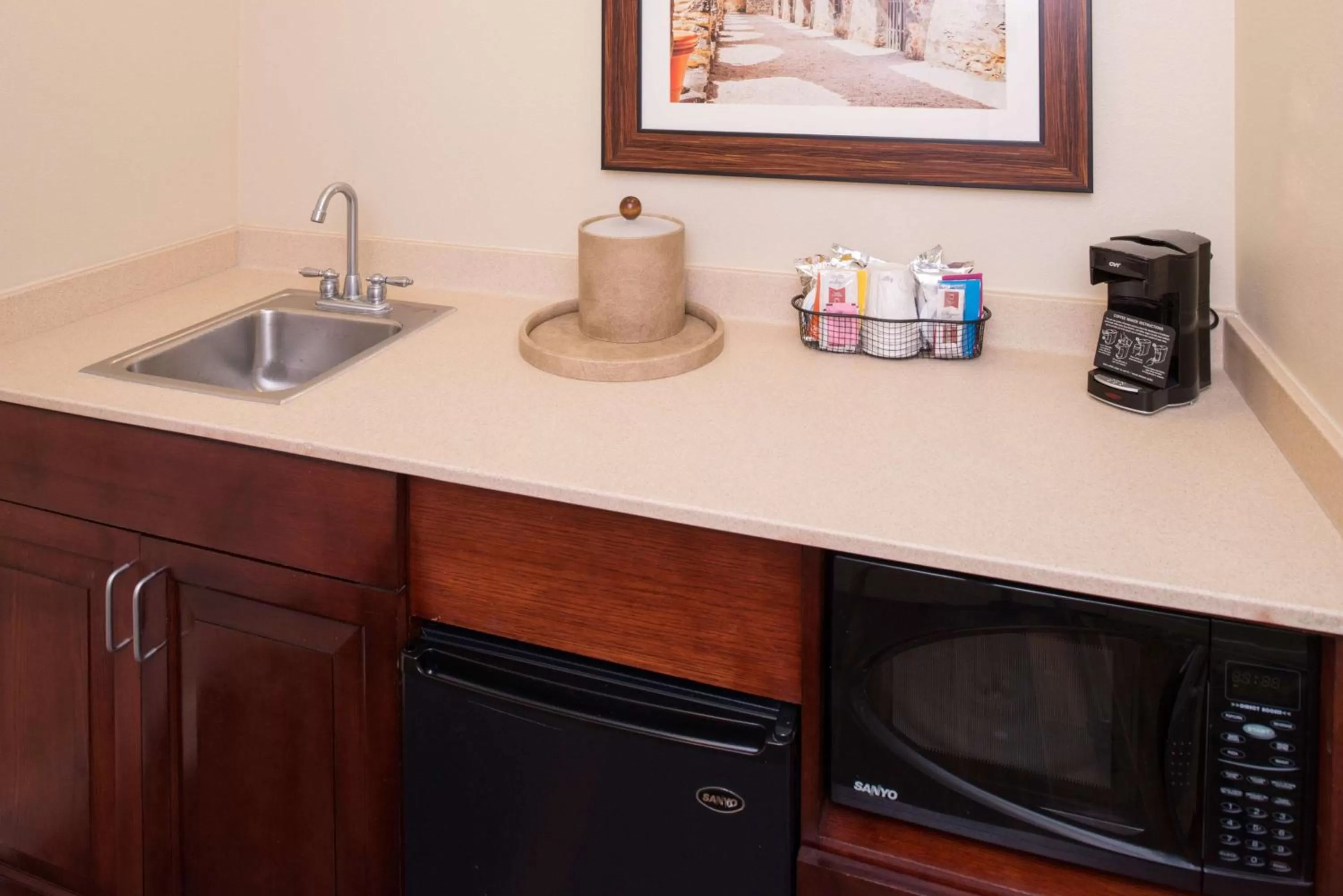 Bed in Hampton Inn and Suites Schertz