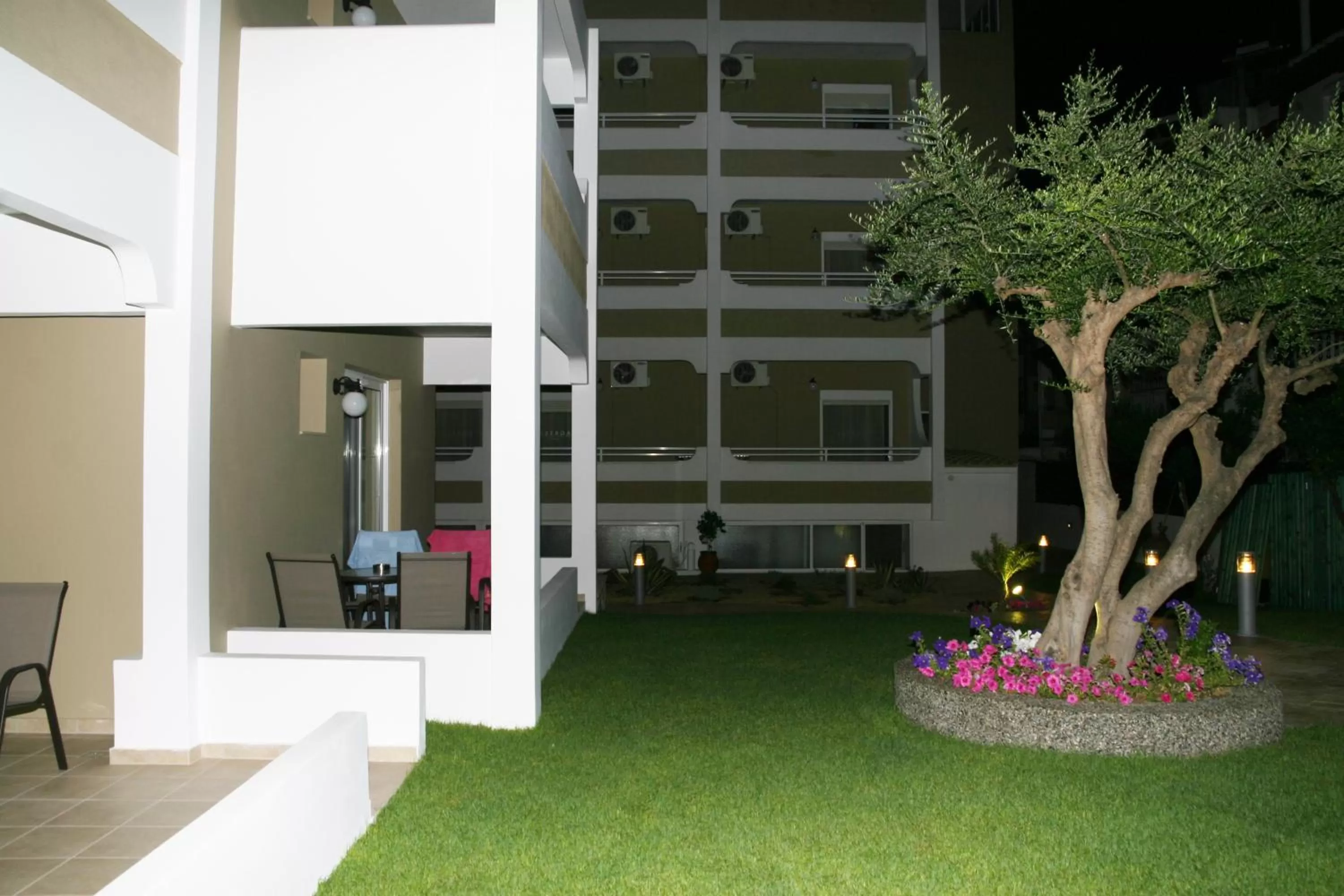 Garden in Agrelli Hotel & Suites