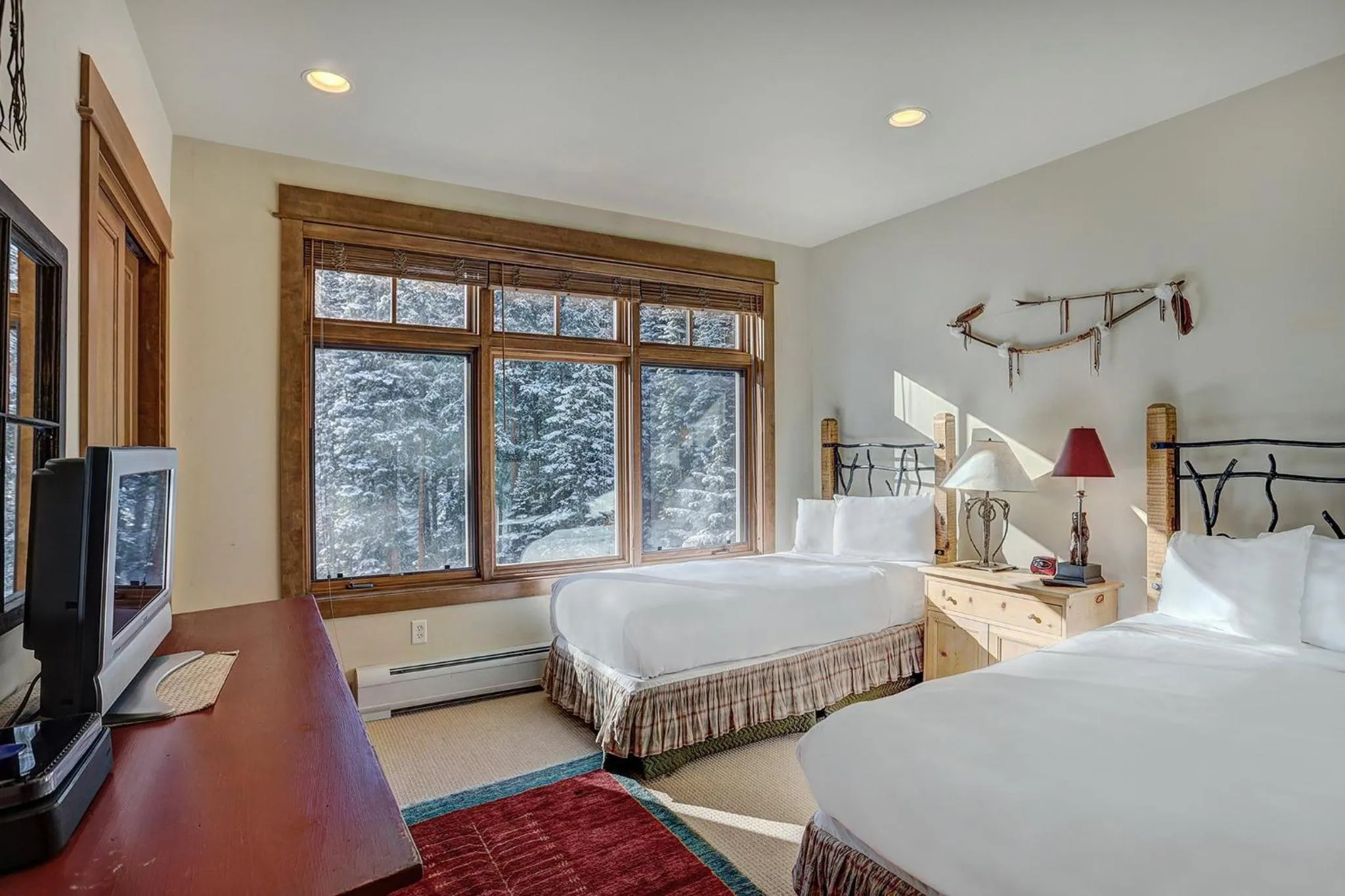 Photo of the whole room, Bed in Timbers & Lone Eagle by Keystone Resort