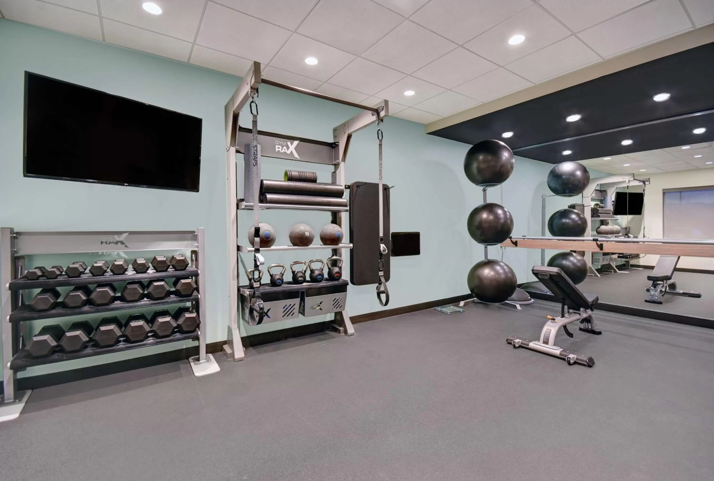 Fitness centre/facilities in Tru By Hilton Gaylord, Mi
