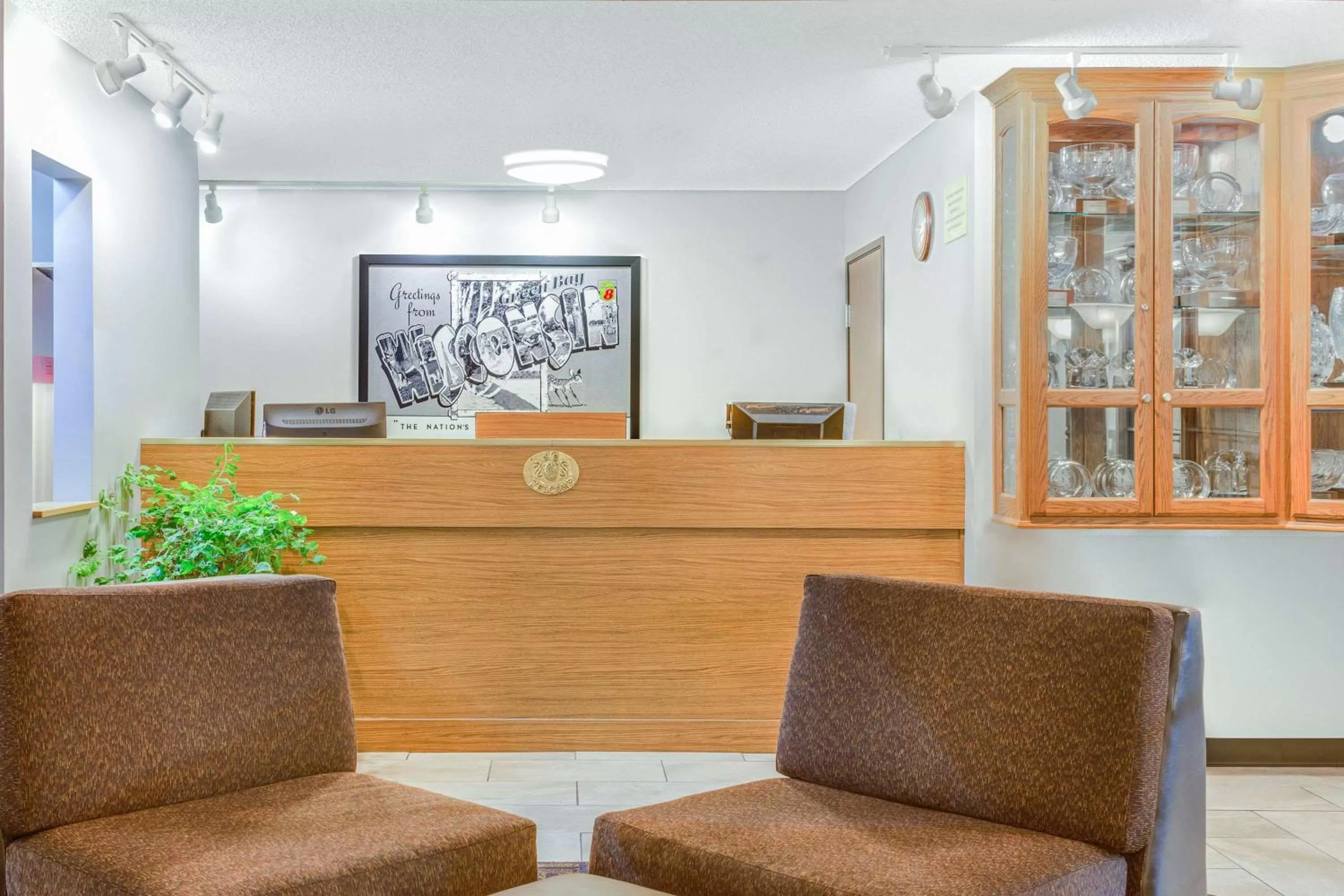 Lobby or reception in Super 8 by Wyndham Green Bay Near Stadium