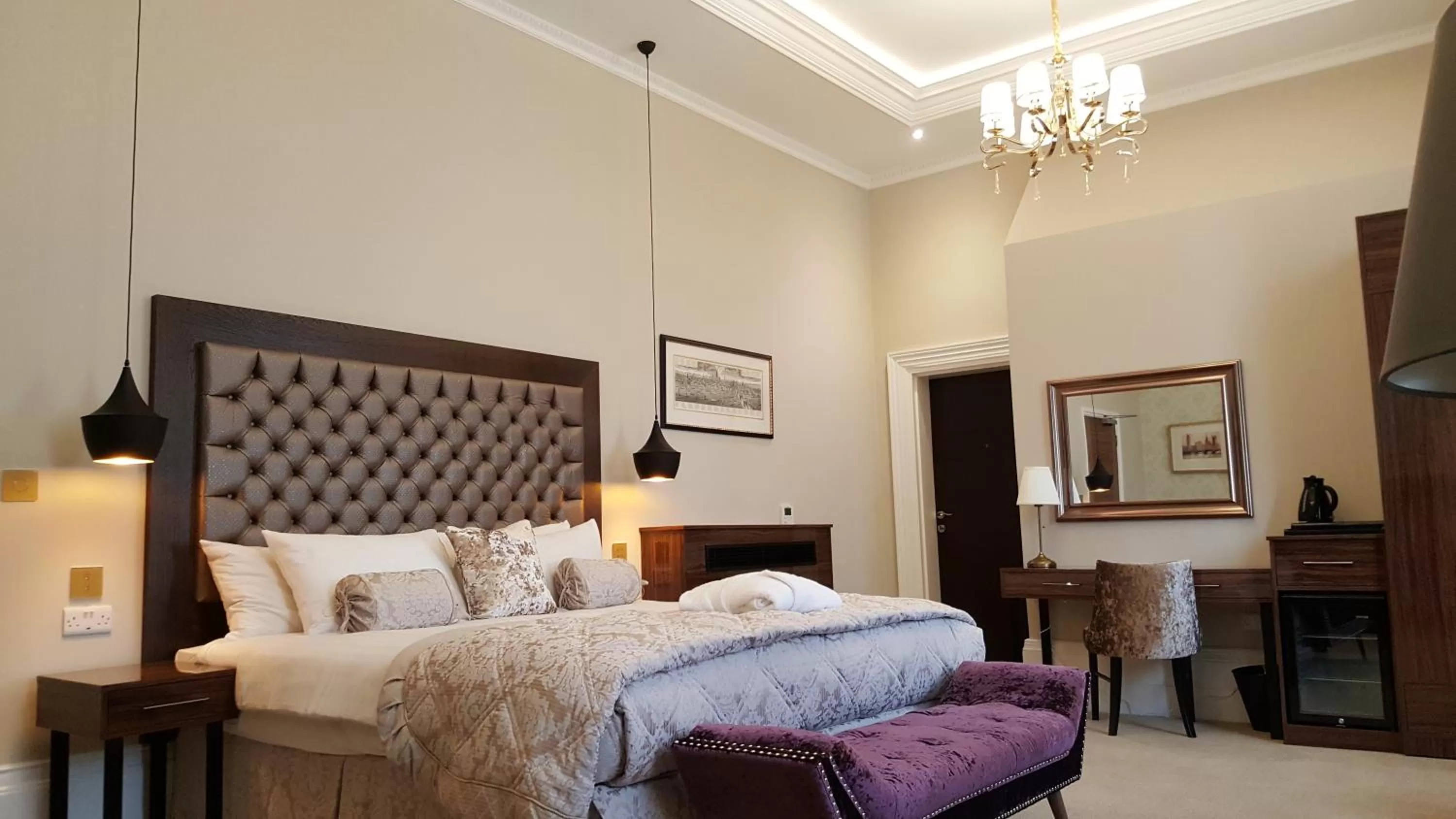 Bed in The Lansbury Heritage Hotel By Sunday - Canary Wharf London