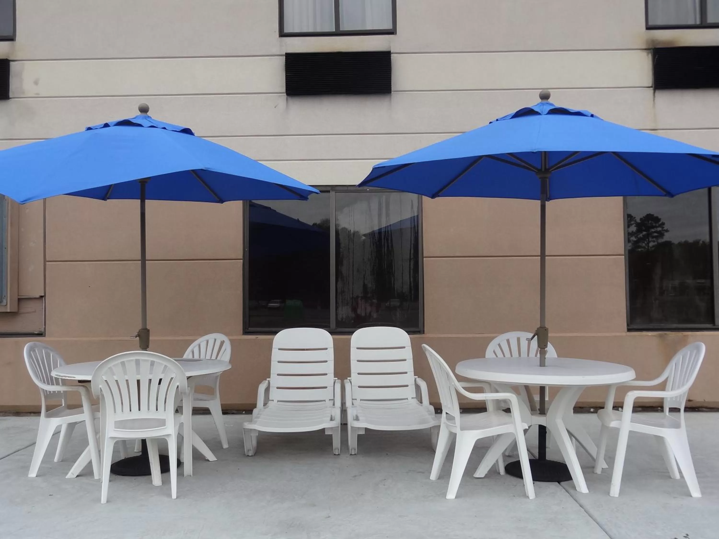 Patio in Baymont by Wyndham Pooler/Savannah