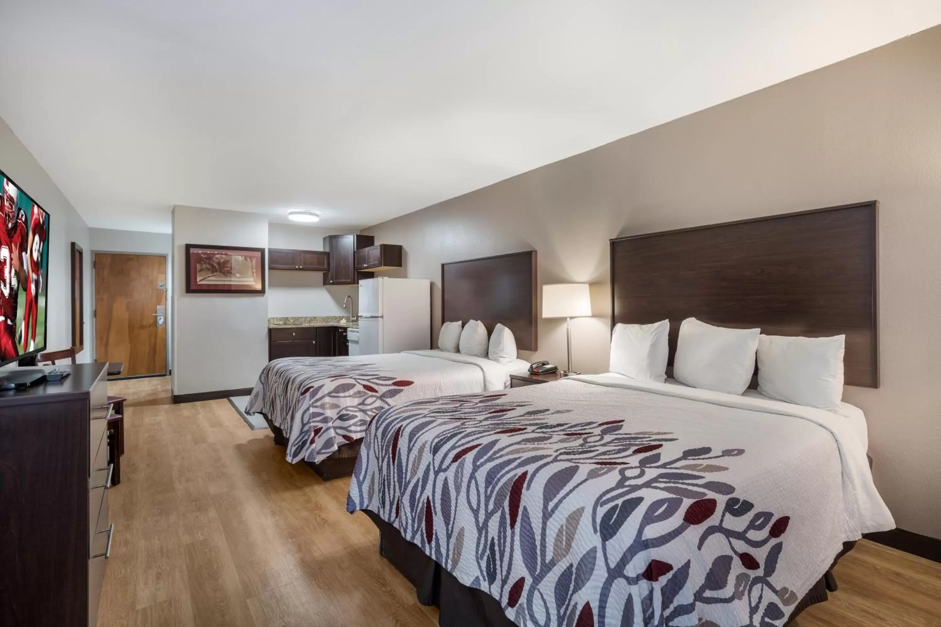 Suite with Two Queen Beds with Kitchen Non-Smoking in Red Roof Inn & Suites Jacksonville, NC Suite with Two Queen Beds with Kitchen Non-Smoking in Red Roof Inn & Suites Jacksonville, NC