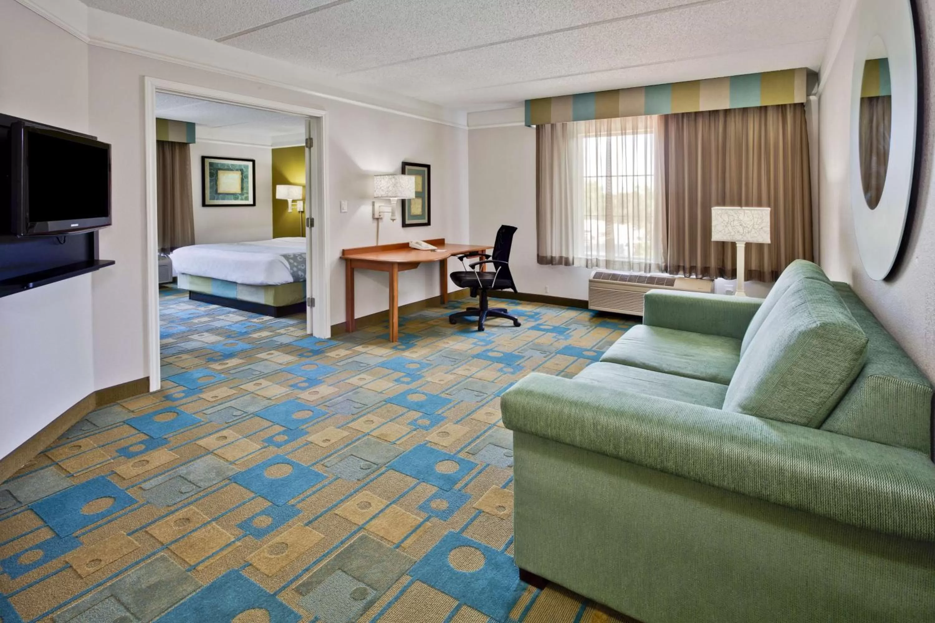 Photo of the whole room, Bed in La Quinta by Wyndham Ft. Lauderdale Airport
