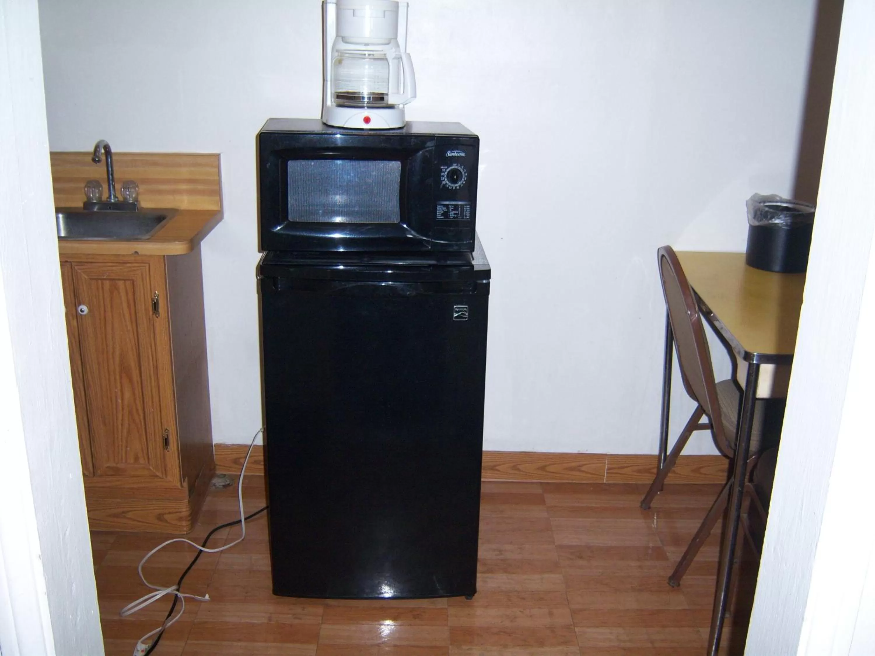 Bedroom in Shasta Dam Motel