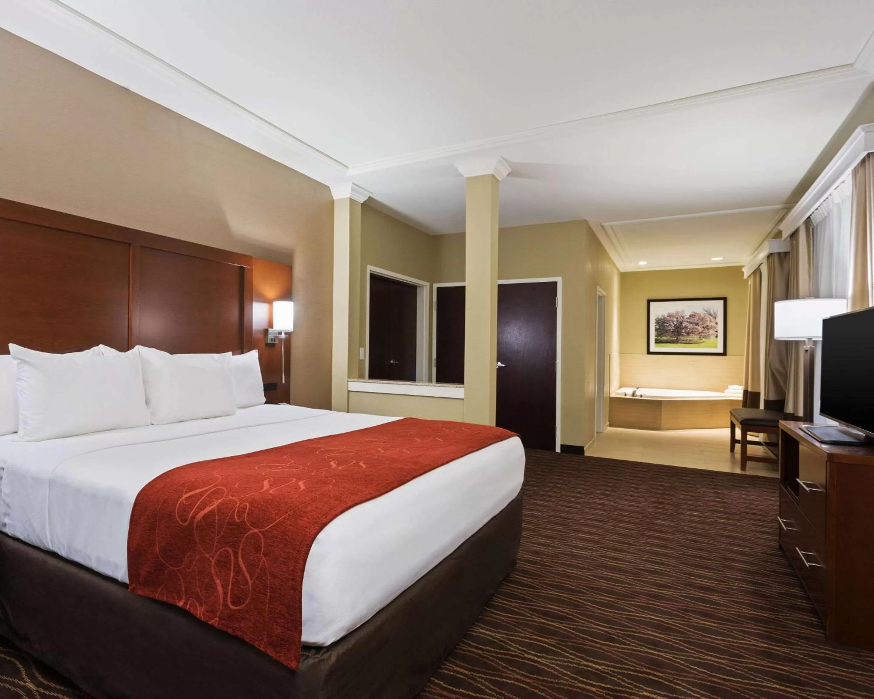 Photo of the whole room, Bed in Comfort Suites DuBois Country Club