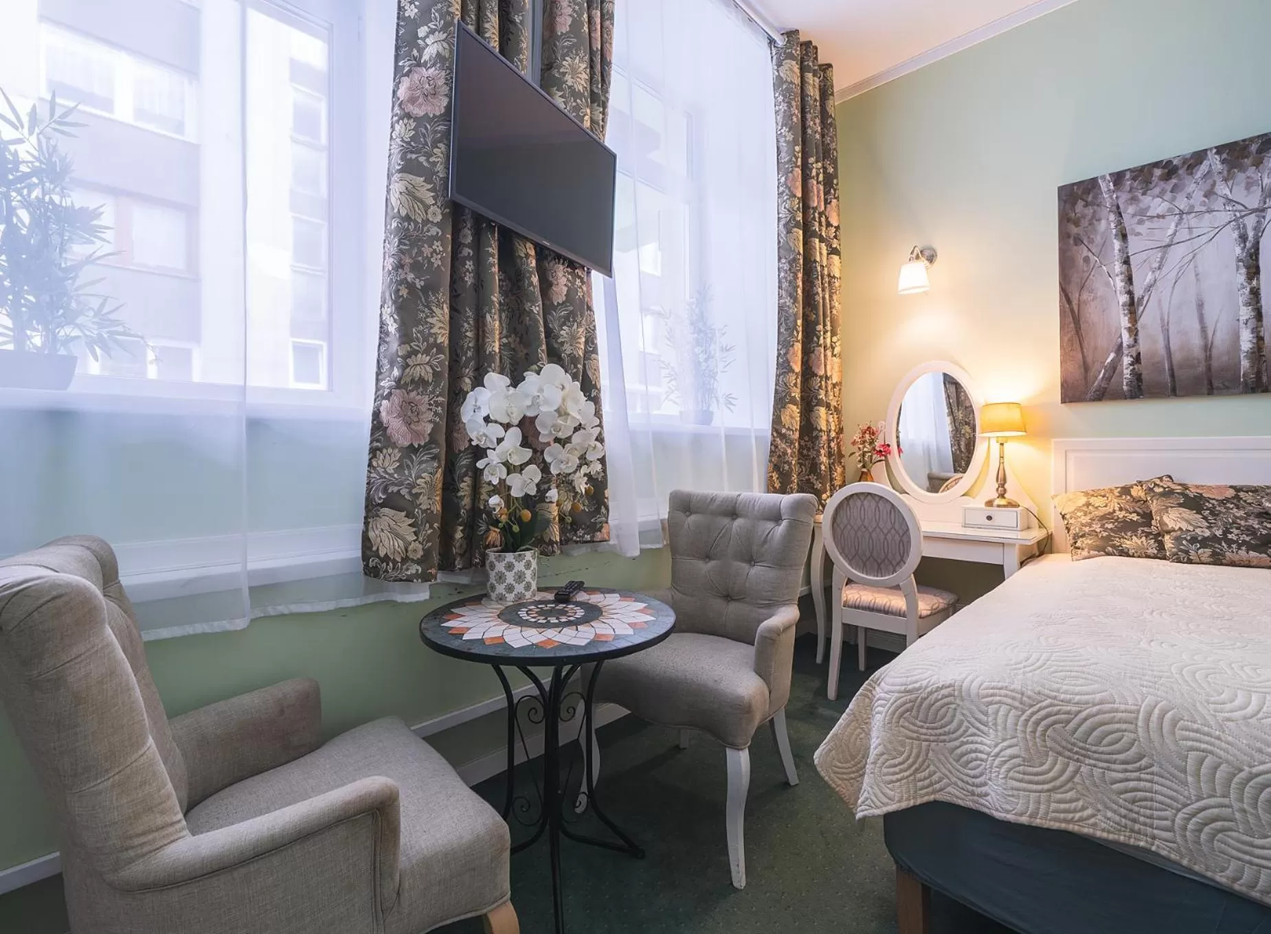 Seating area, Bed in Station Self Check-in Apartments - Lollo Stay