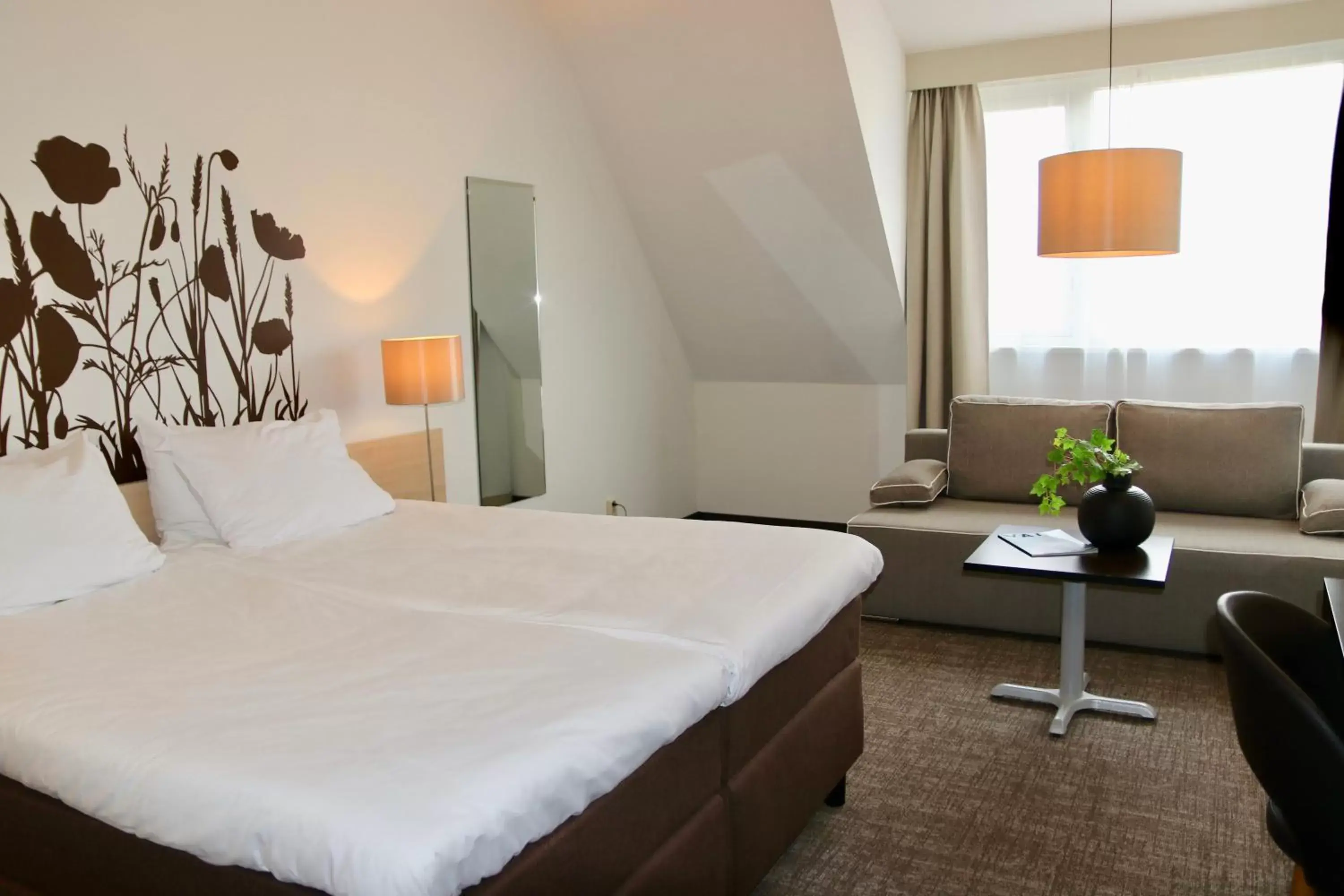 Standard Double Room in Van der Valk Hotel Hilversum/ De Witte Bergen Standard Double Room in Van der Valk Hotel Hilversum/ De Witte Bergen