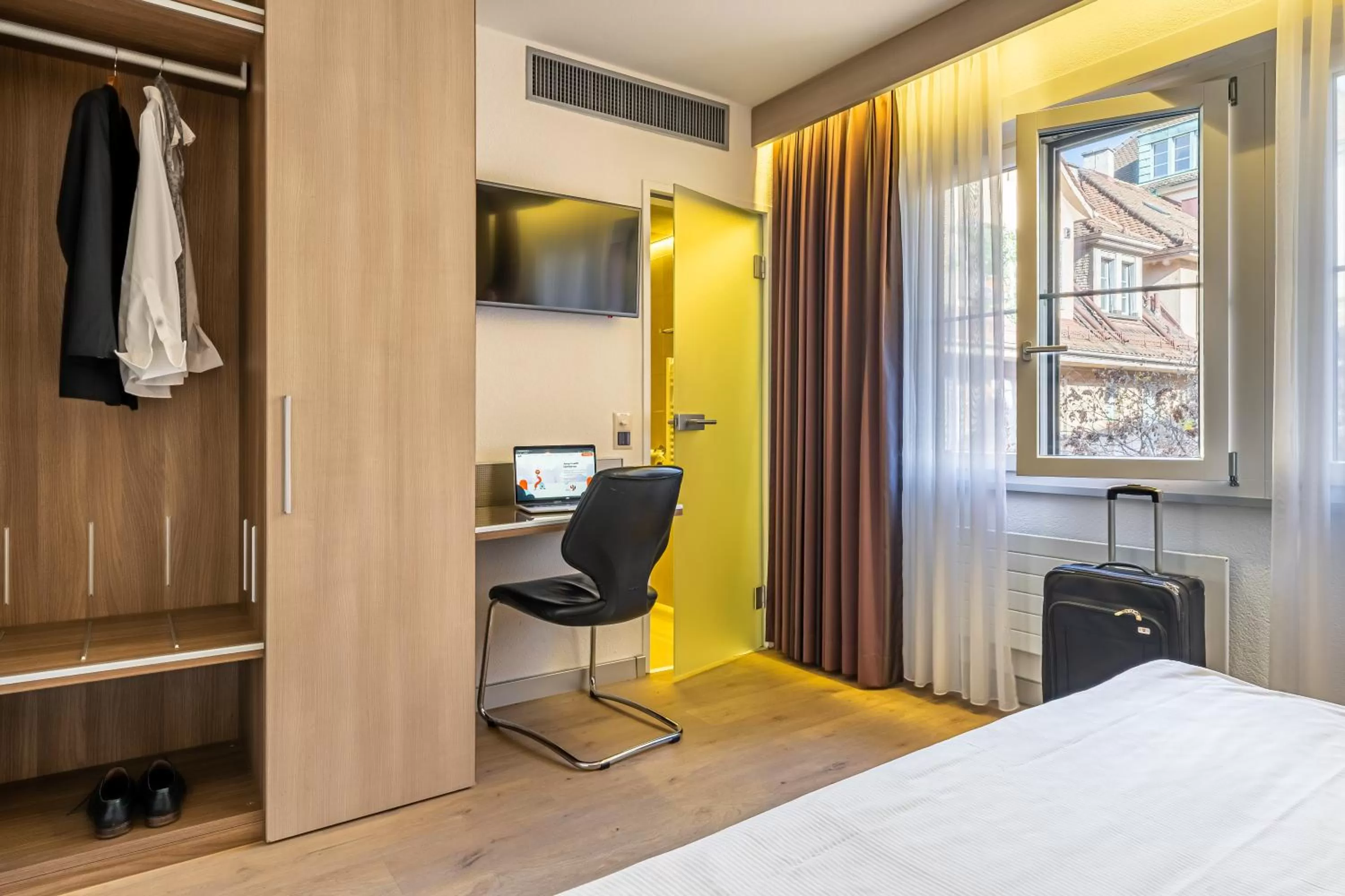 Staff, Bed in Hotel Alexander Zurich Old Town