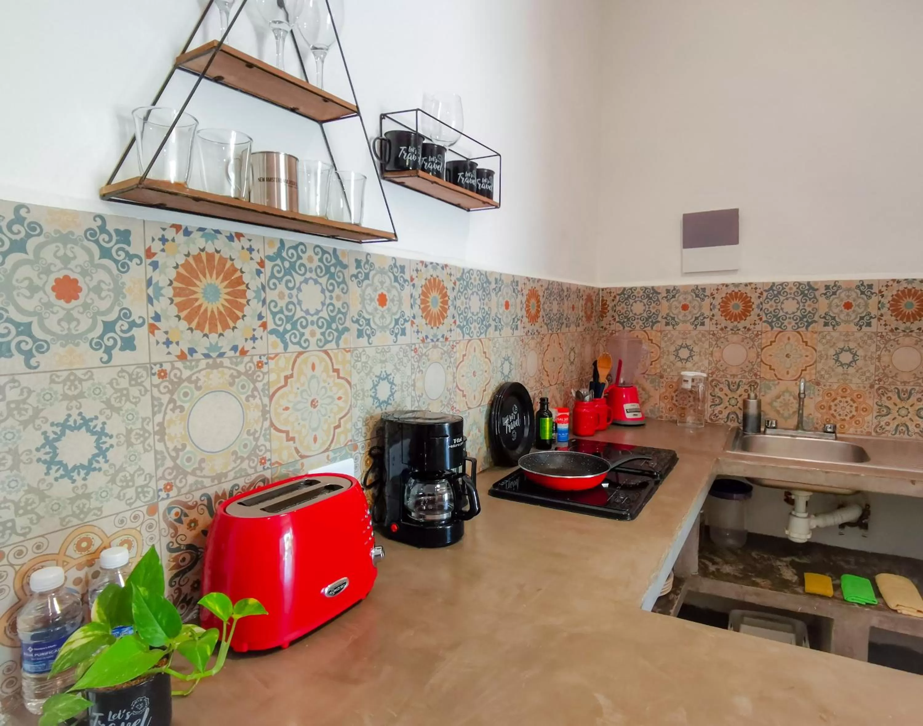 Coffee/tea facilities in Les Suites Calle 2 by Galian