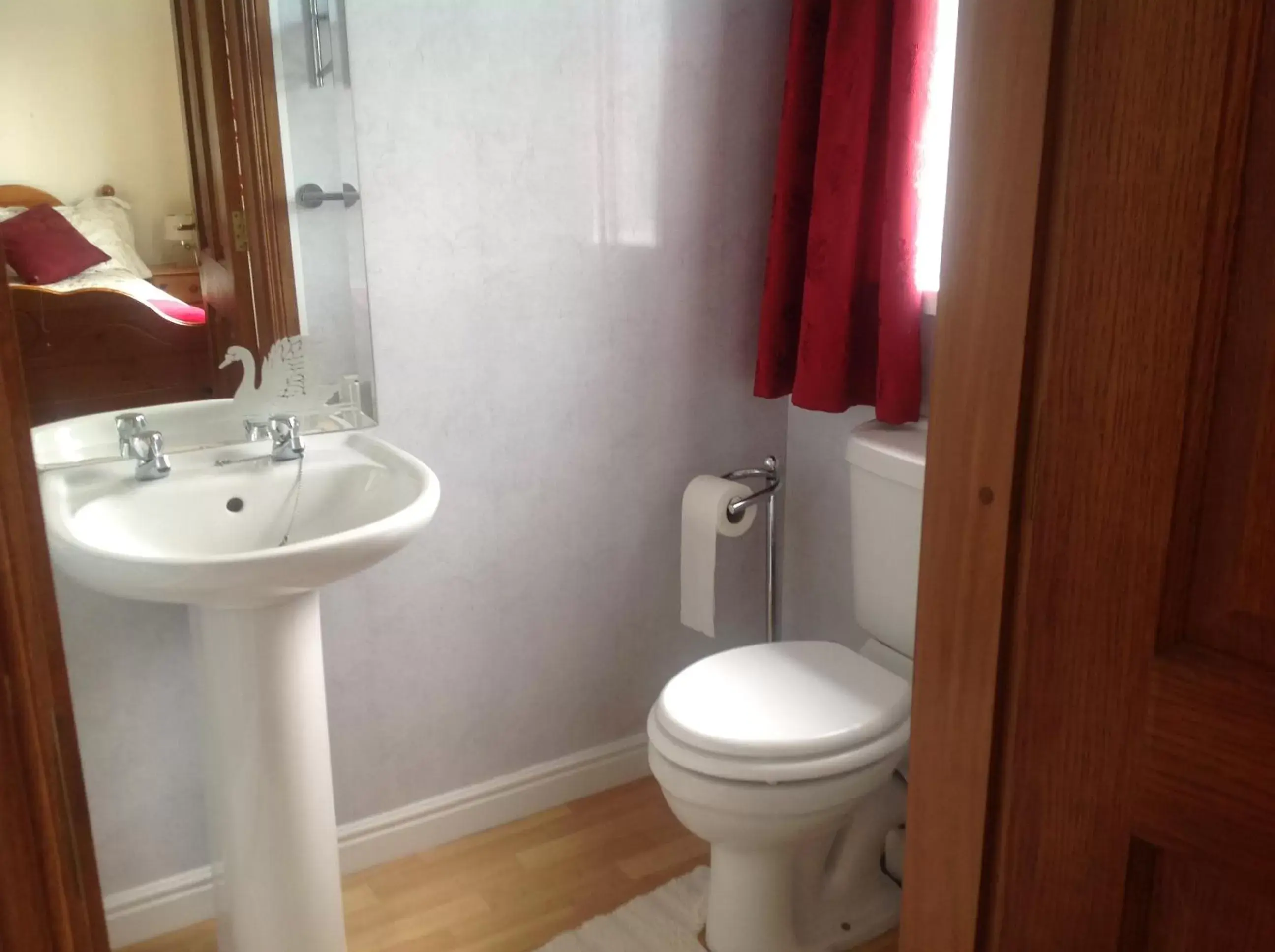 Triple Room with Bathroom - single occupancy in The Rock Equestrian Farm B&B Triple Room with Bathroom - single occupancy in The Rock Equestrian Farm B&B