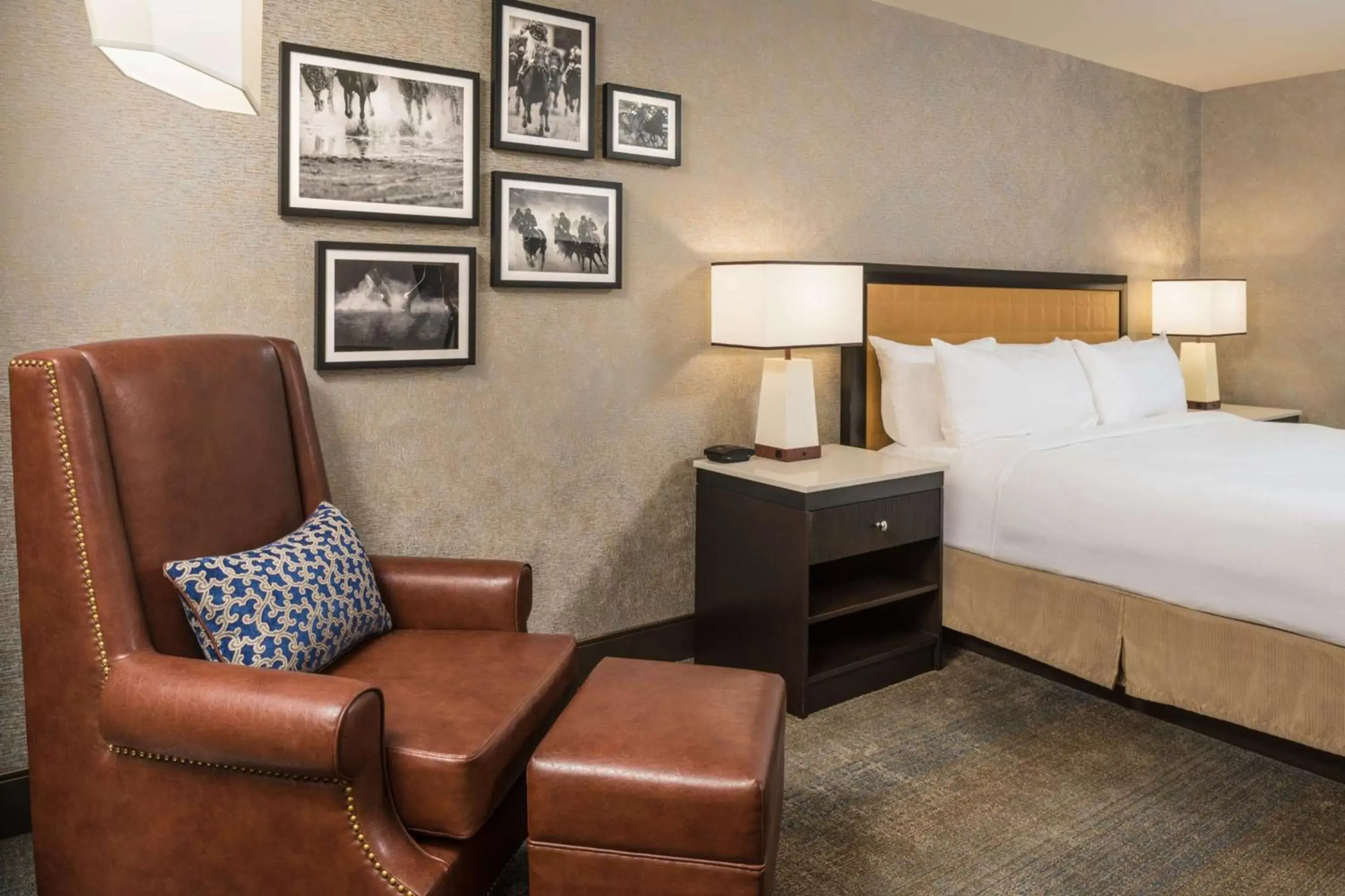 King Room in The Saratoga Hilton King Room in The Saratoga Hilton