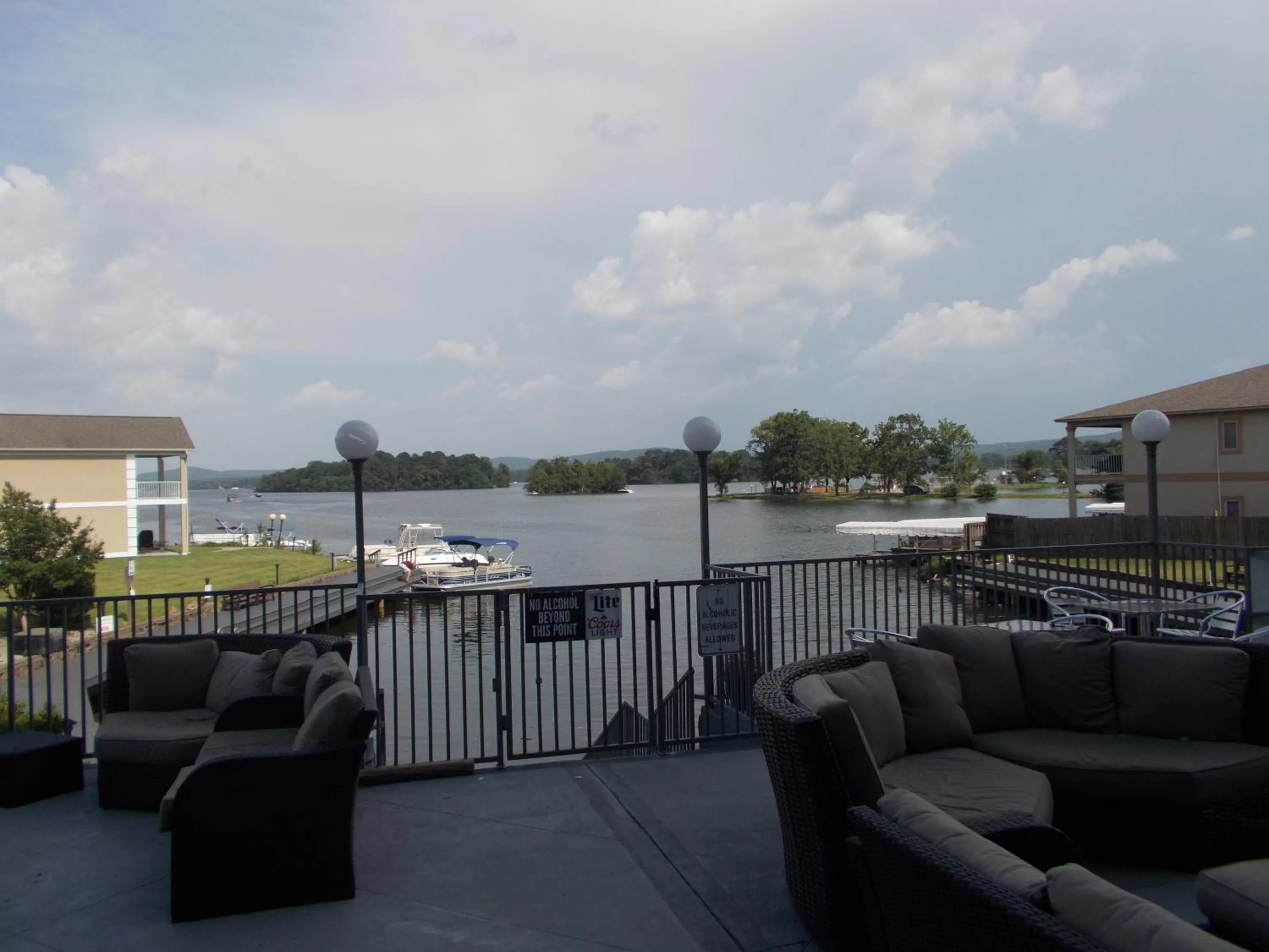 Patio in Baymont on the lake by Wyndham Hot Springs