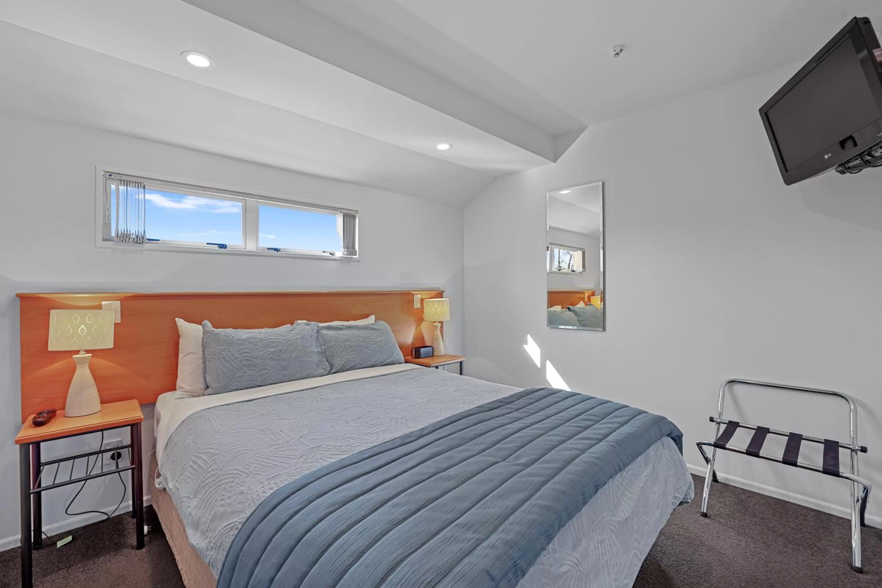 Bed in Lorenzo Motor Lodge