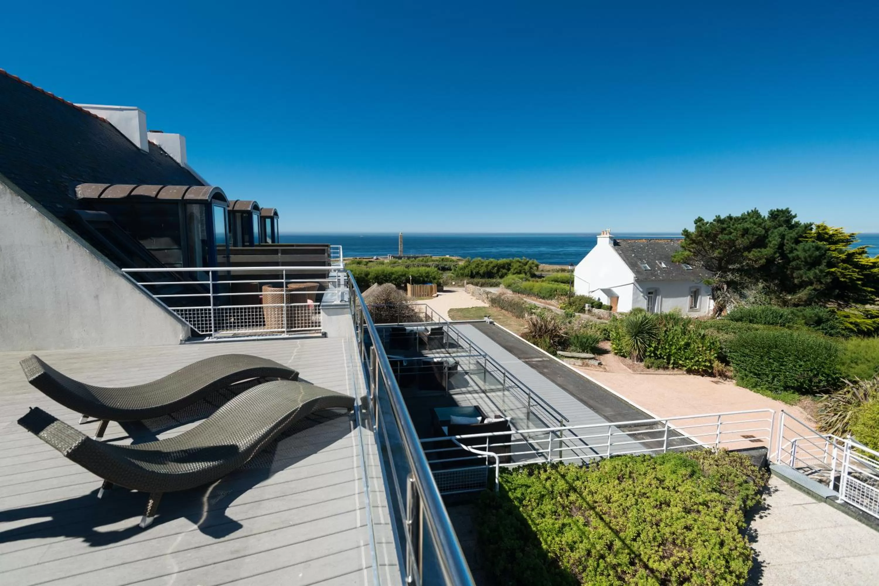 Patio in Hostellerie de la Pointe Saint-Mathieu - SPA & Restaurant