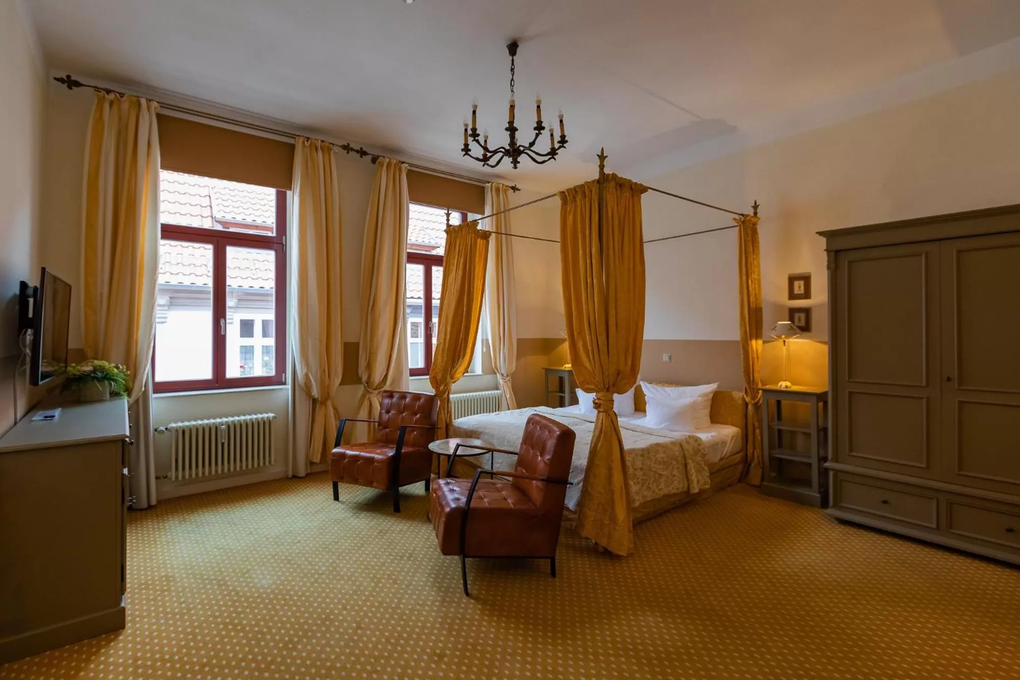 Photo of the whole room, Bed in Hotel Zum Bär