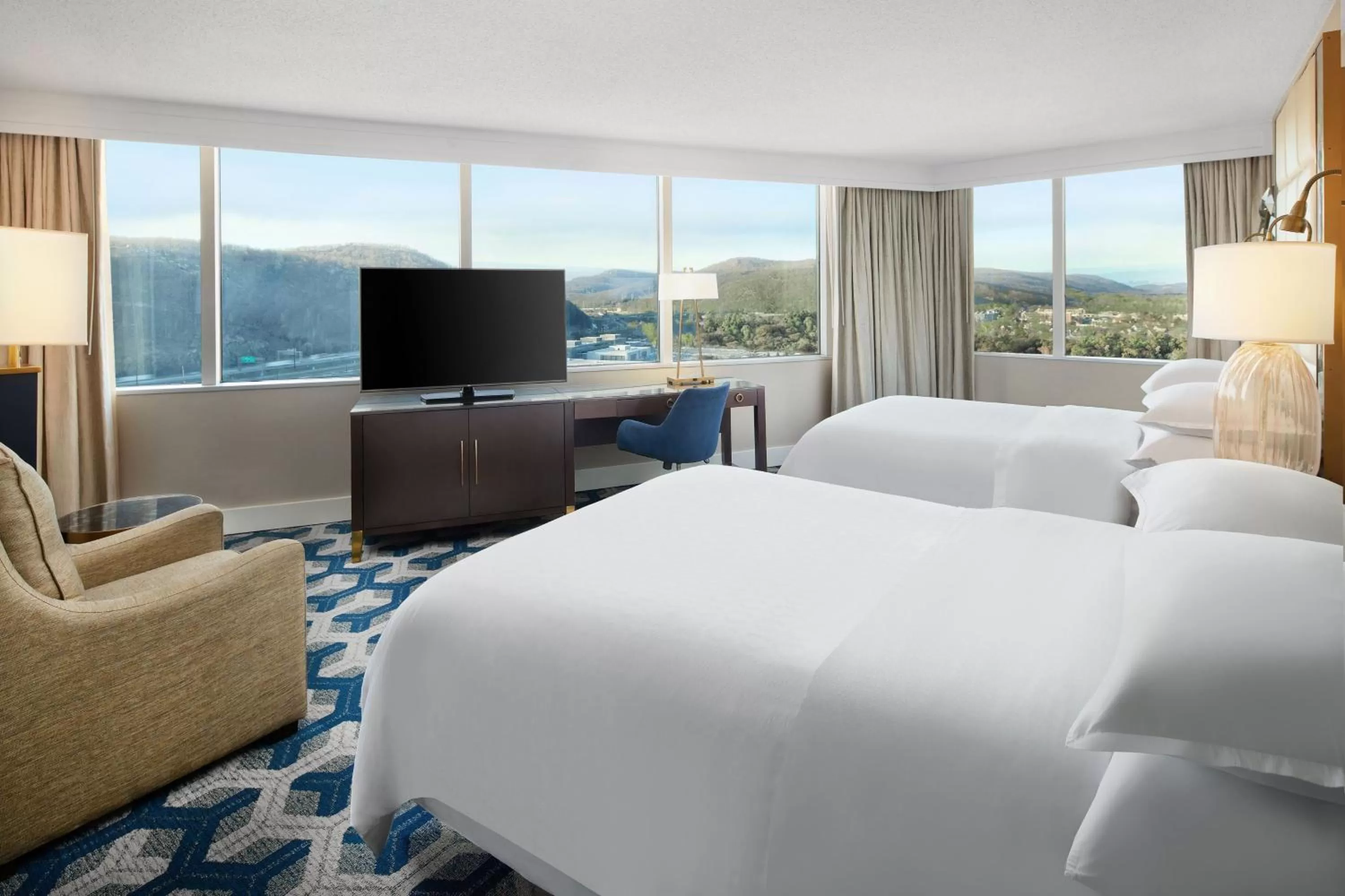 Photo of the whole room in Sheraton Mahwah