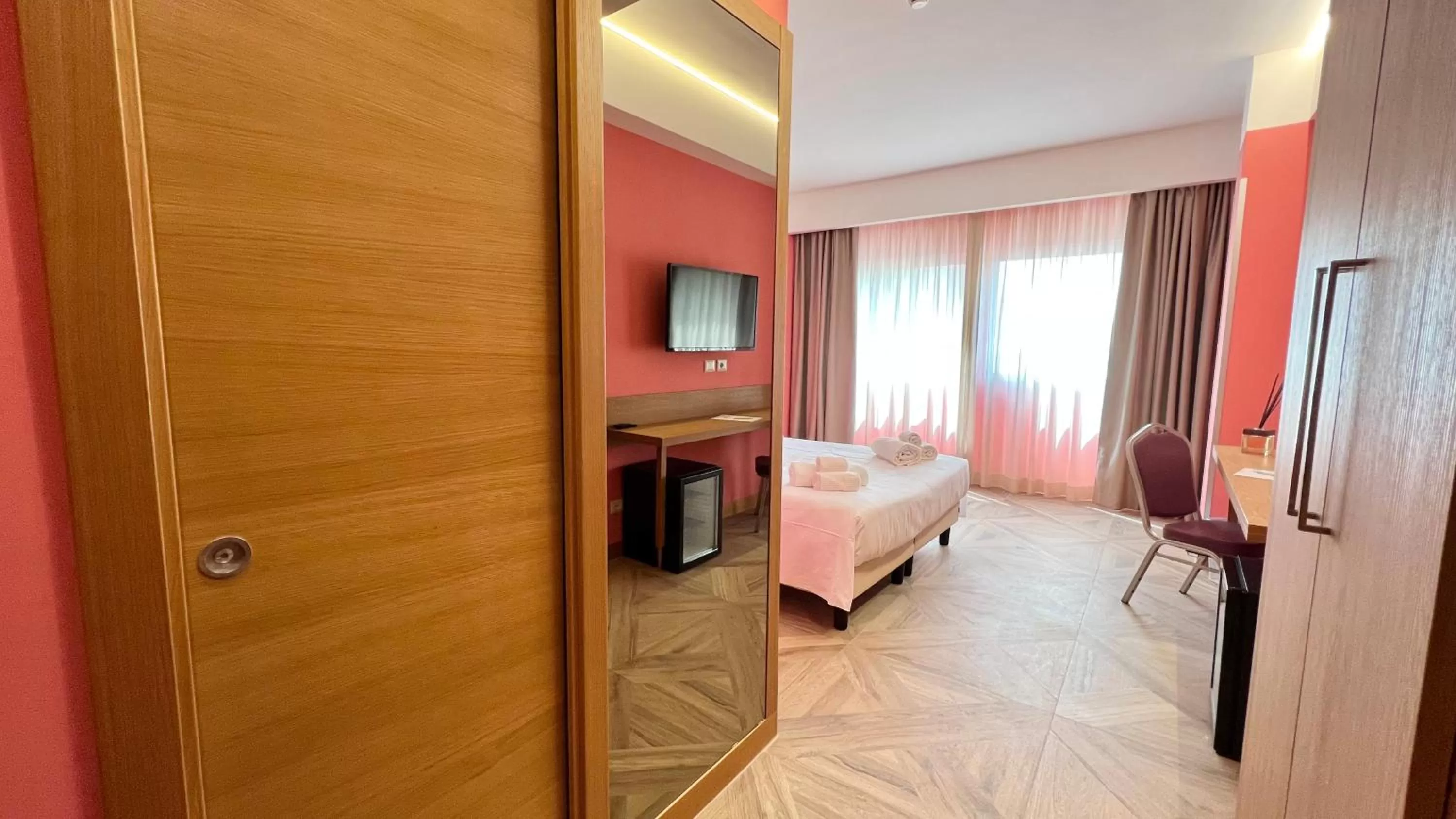 TV and multimedia, Bed in Catania Sea Palace Hotel